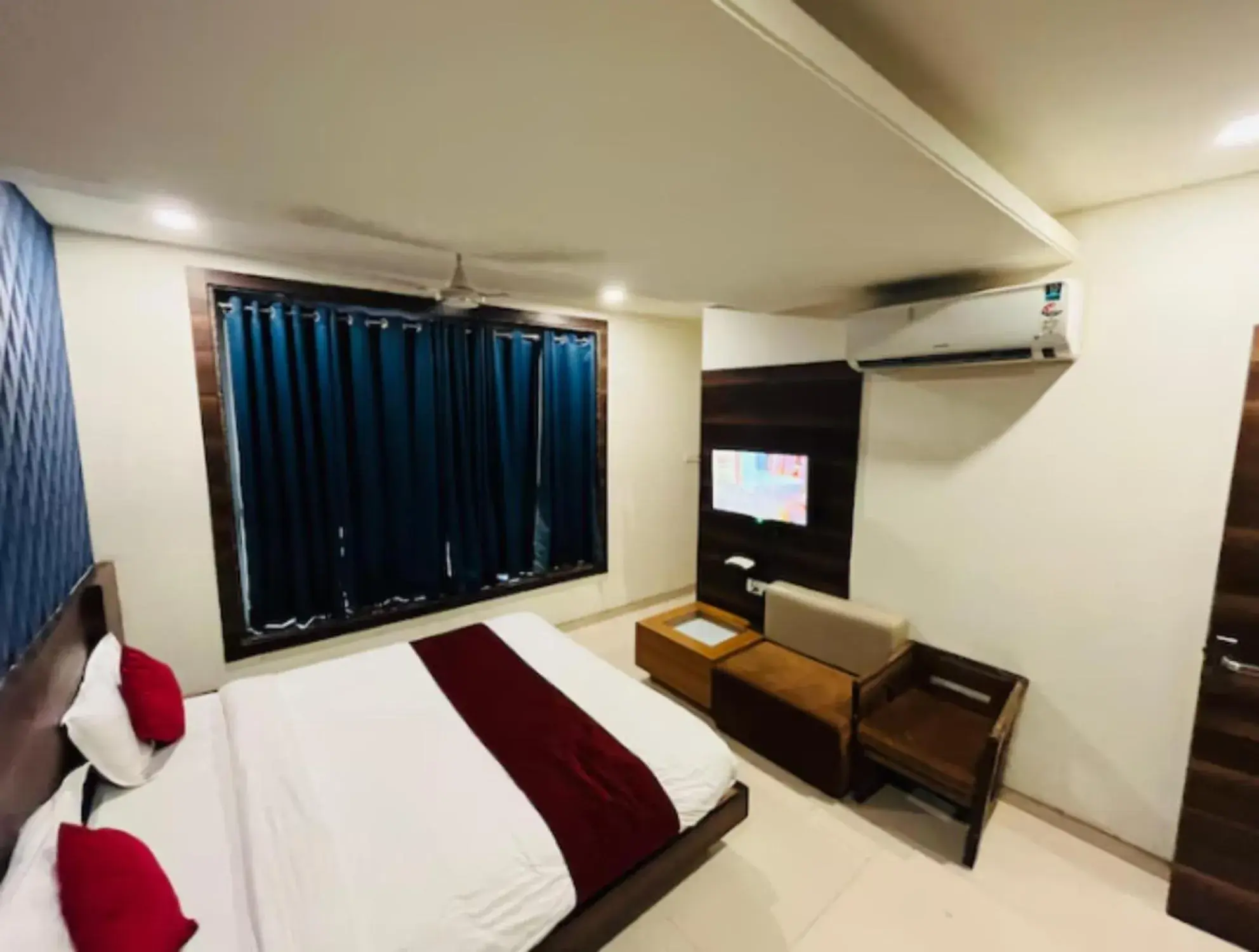 Superior Double Room - single occupancy in Hotel Raj Residency Superior Double Room - single occupancy in Hotel Raj Residency