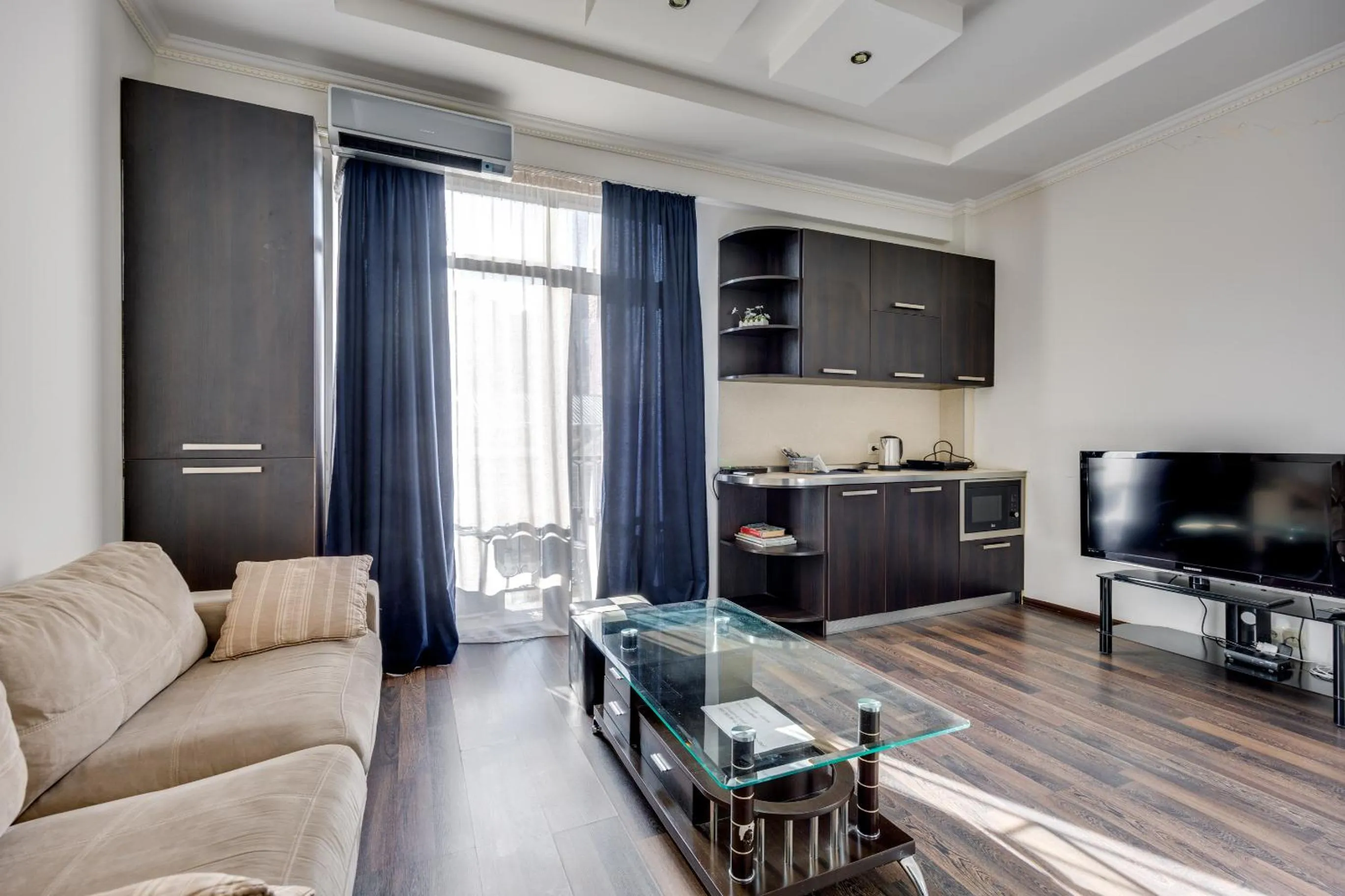 One-Bedroom Apartment in Sololaki Inn