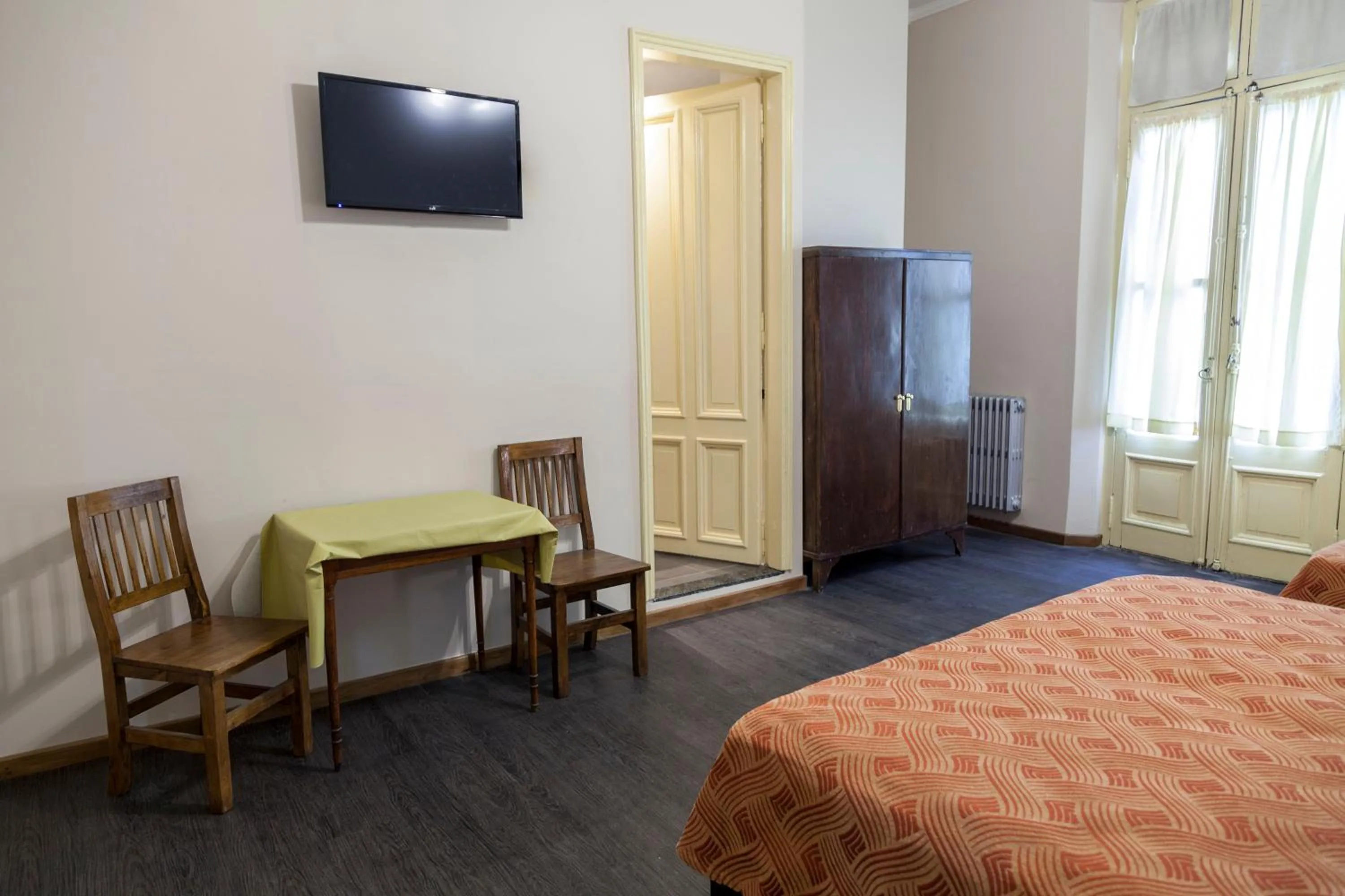 On site, Bed in Hotel Reina