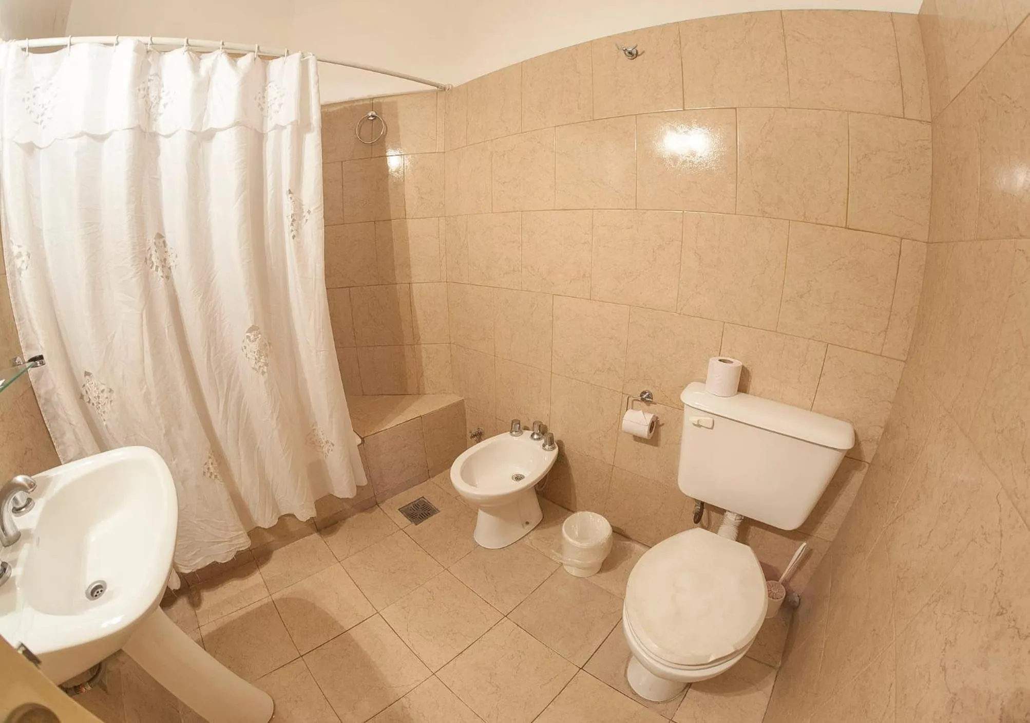 Shower in Hotel Reina