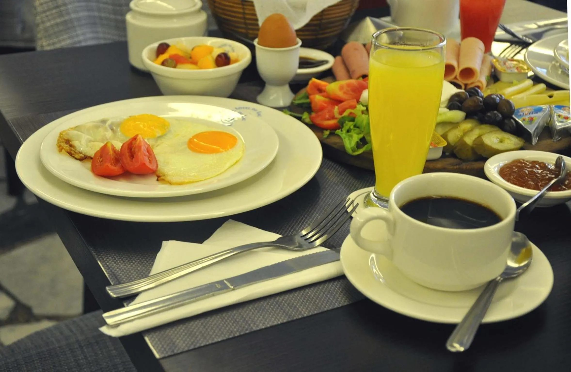 Buffet breakfast in Hotel Du Lac