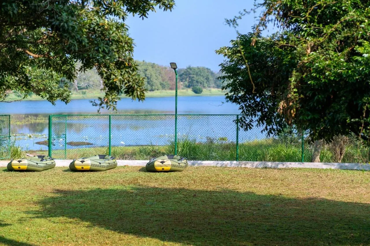 Garden in Thimbiri Wewa Resort Wilpattu