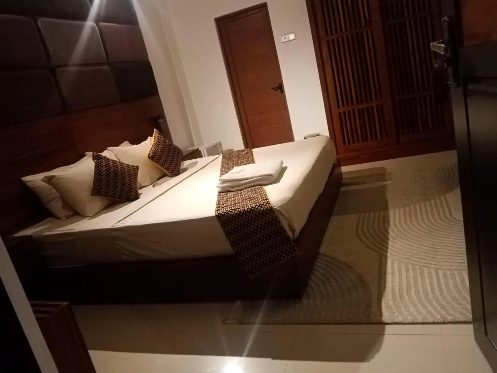 Bed in Thimbiri Wewa Resort Wilpattu