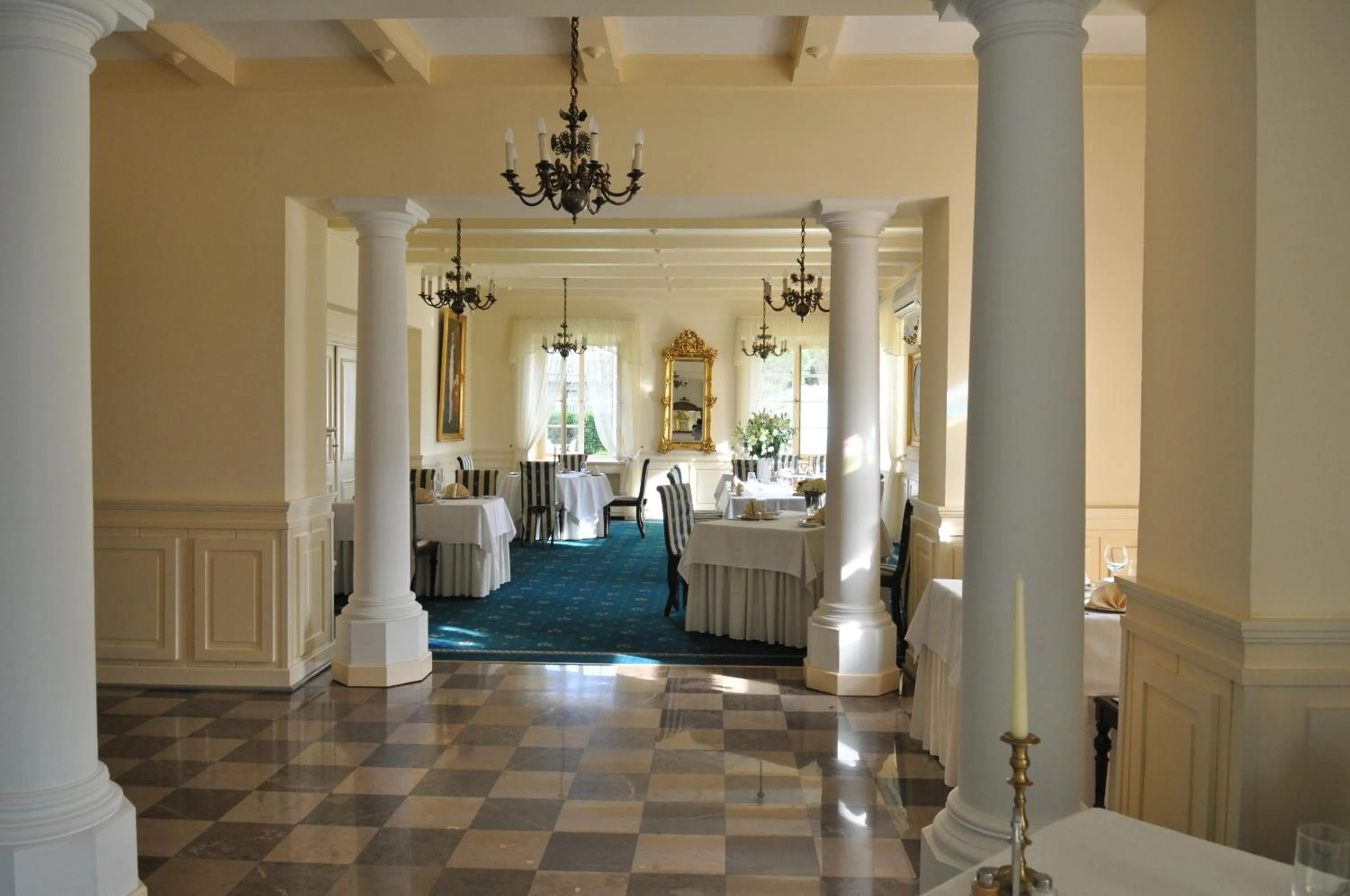 Restaurant/places to eat in Hotel "Zajazd Napoleoński"