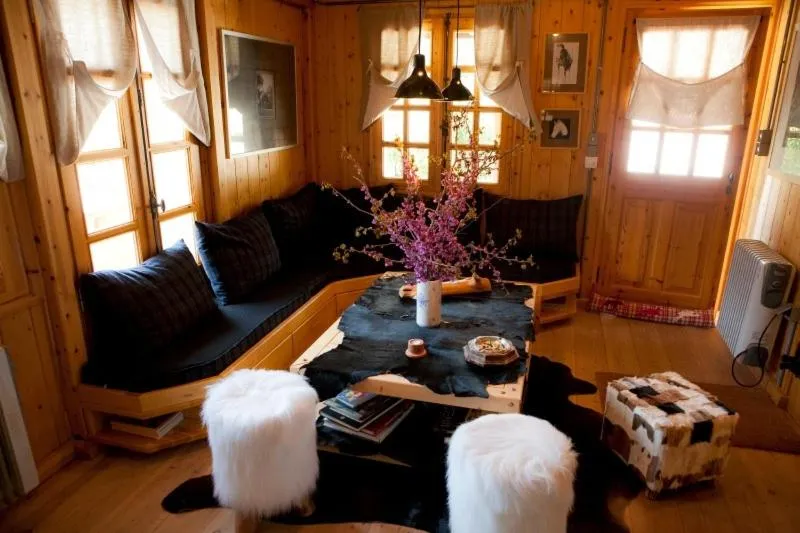 Living room in Vasilikia Mountain Farm & Retreat