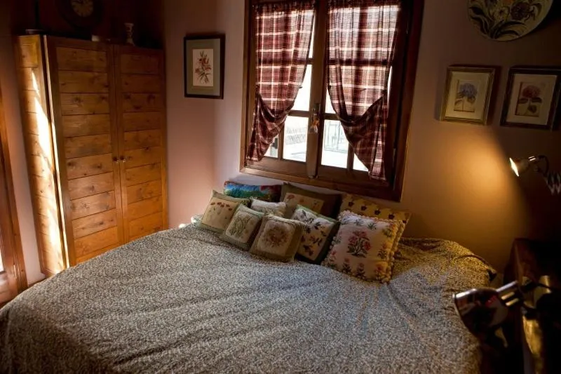 Bedroom, Bed in Vasilikia Mountain Farm & Retreat