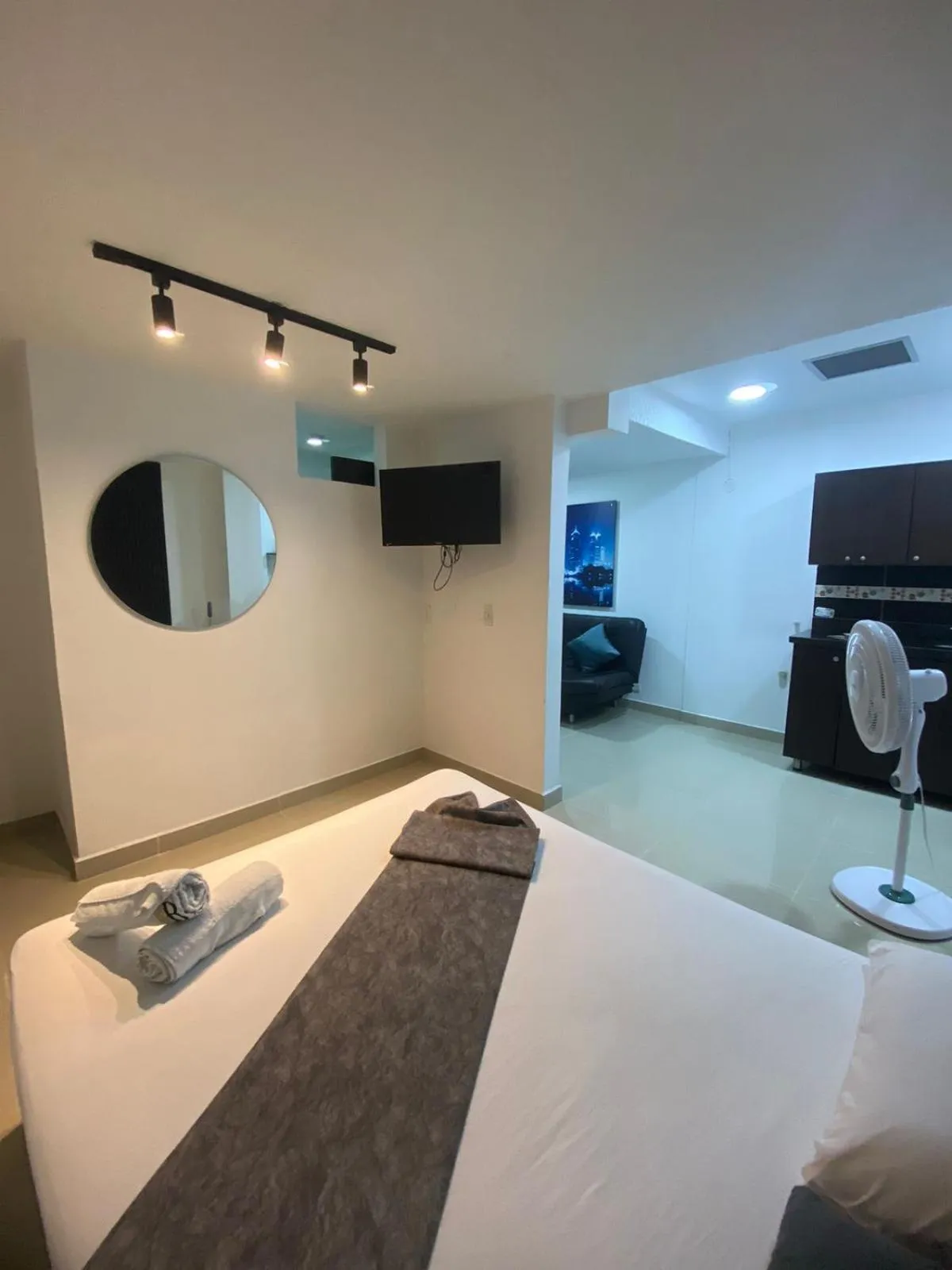 Photo of the whole room, Bed in 33 Hotel Bulerias