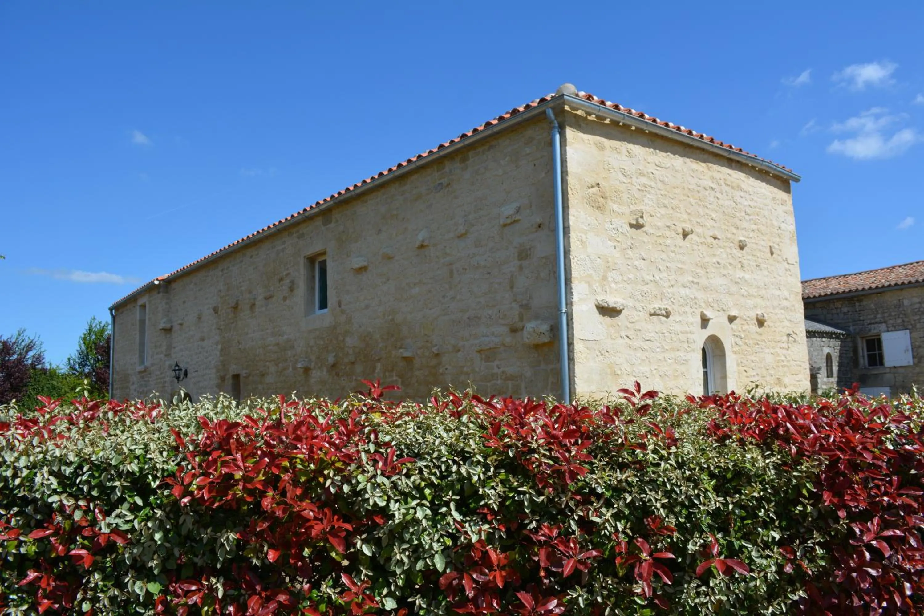 Facade/entrance in Aux 4 Cornes - Chambre d'hôtes