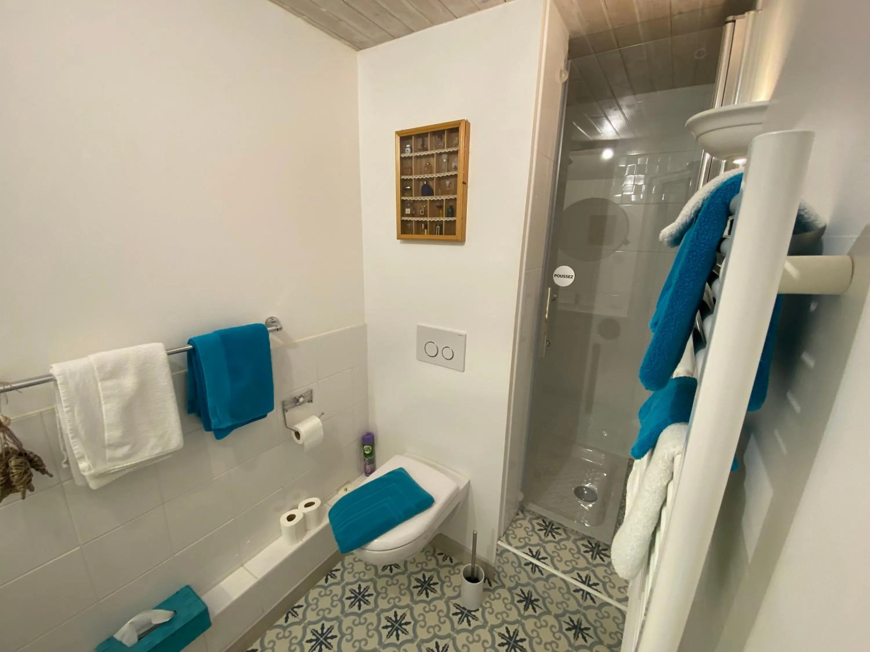 Bathroom in Aux 4 Cornes - Chambre d'hôtes