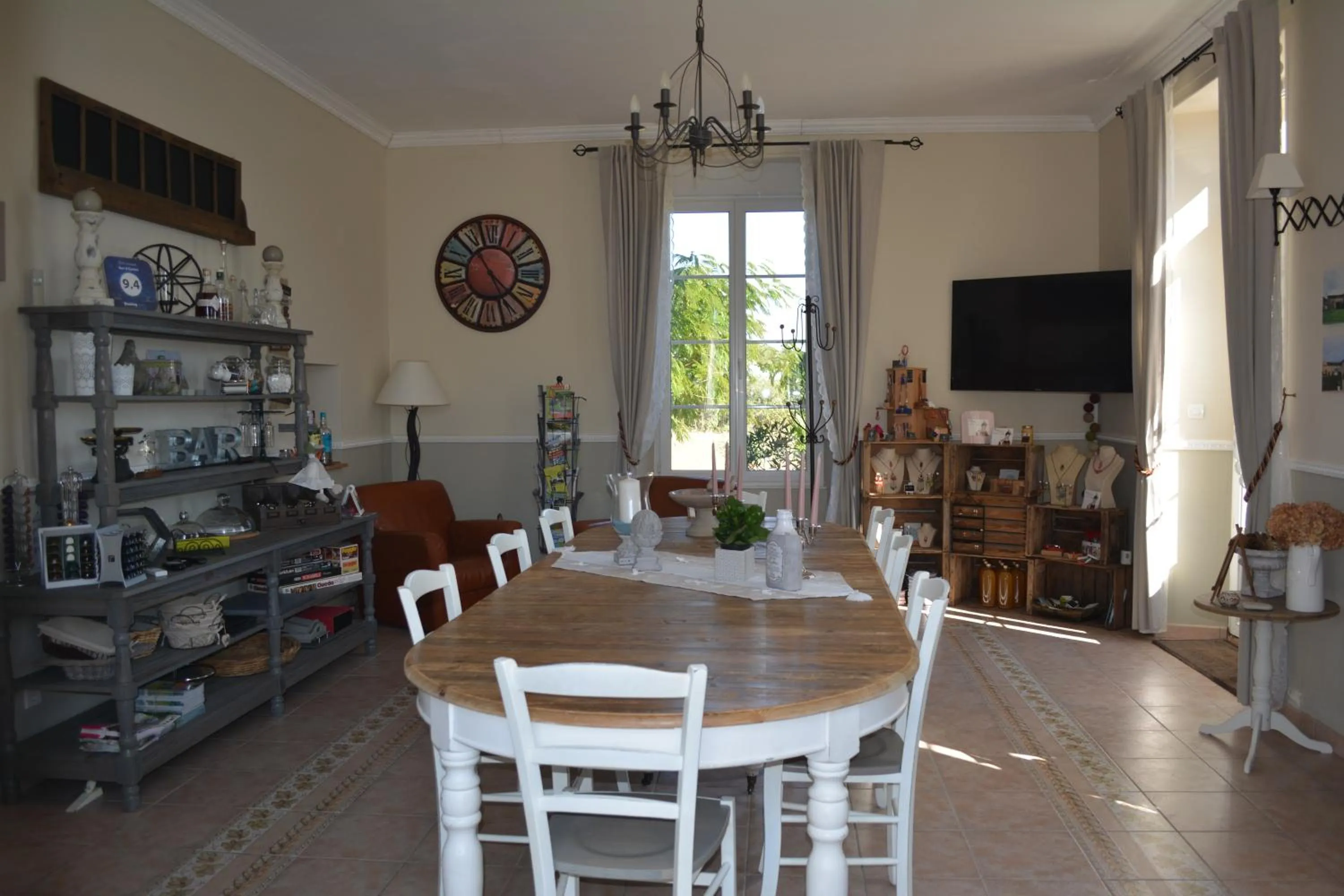 Staff in Aux 4 Cornes - Chambre d'hôtes