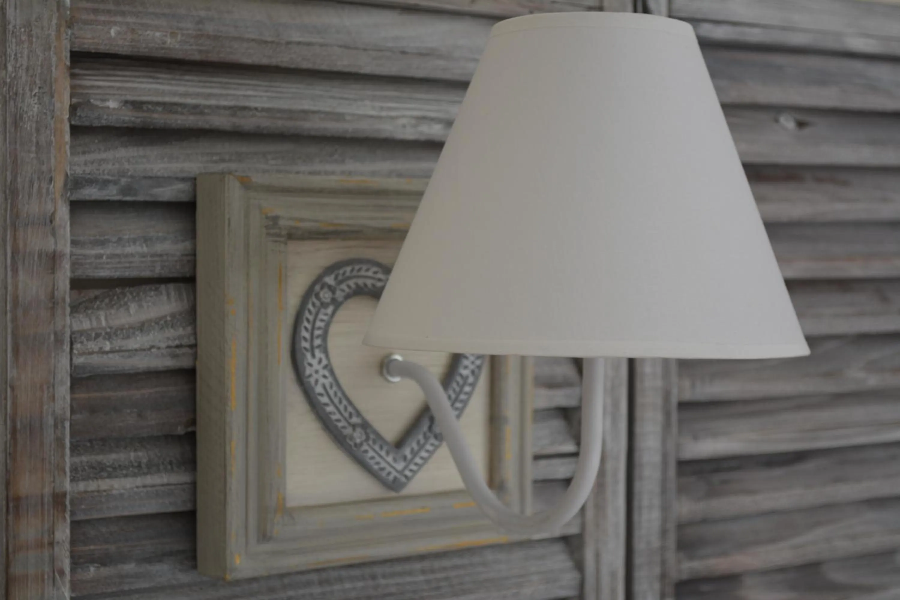 Decorative detail in Aux 4 Cornes - Chambre d'hôtes