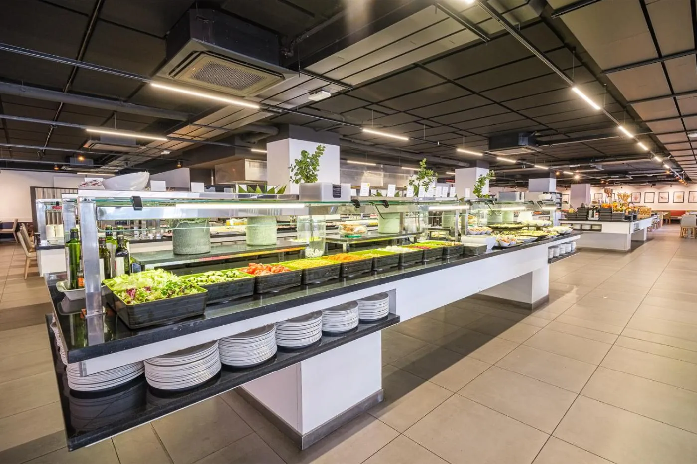 Restaurant/places to eat in Apartamentos Estival Park