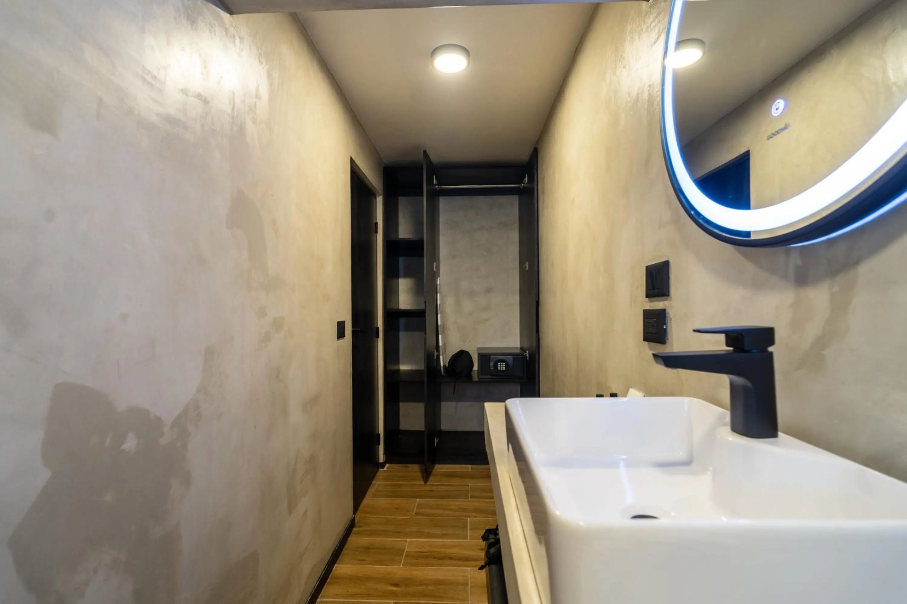 Bathroom in ALCALÀ EXPO