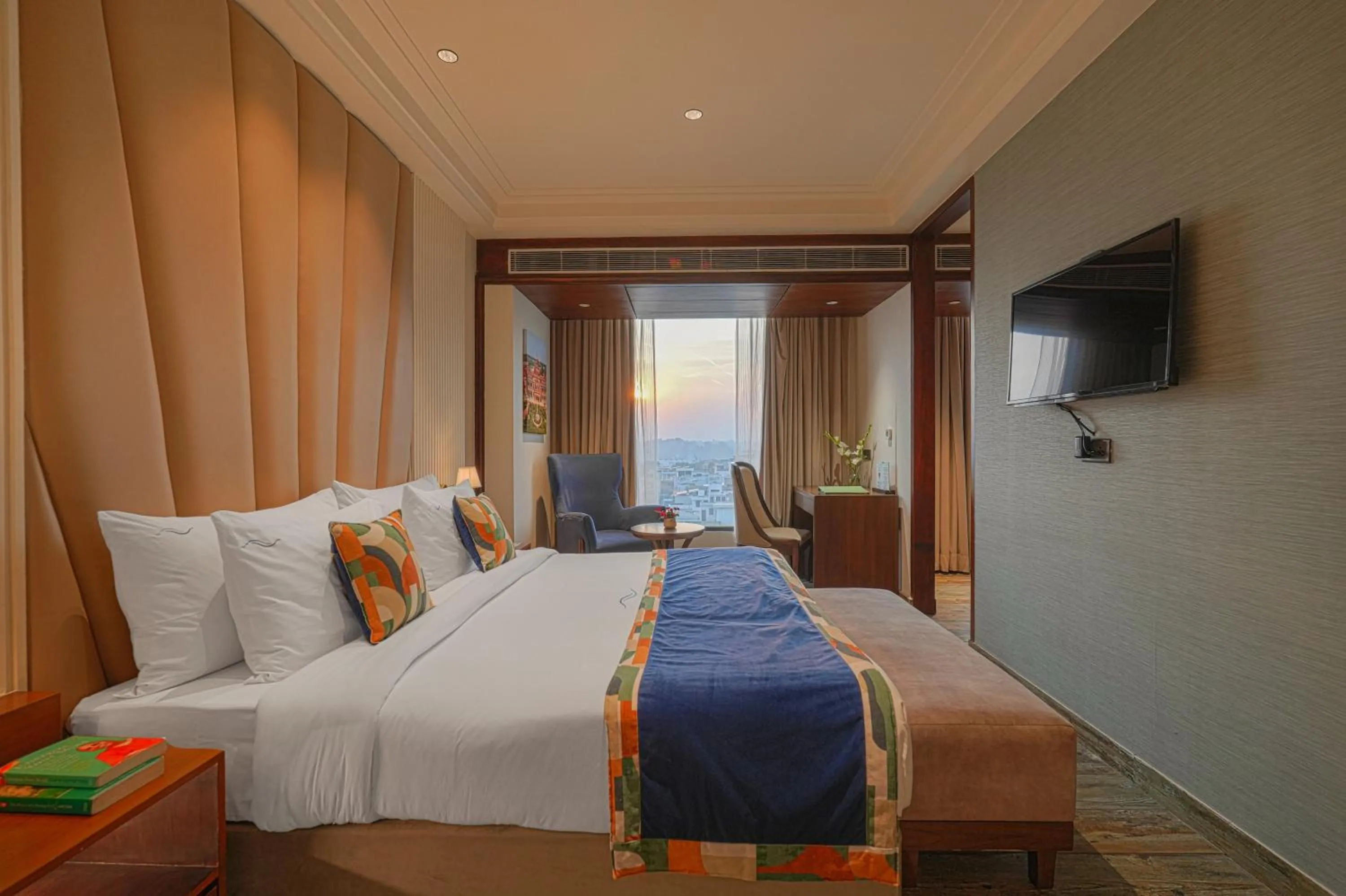 Communal lounge/ TV room, Bed in BluSalzz Residence Amritsar