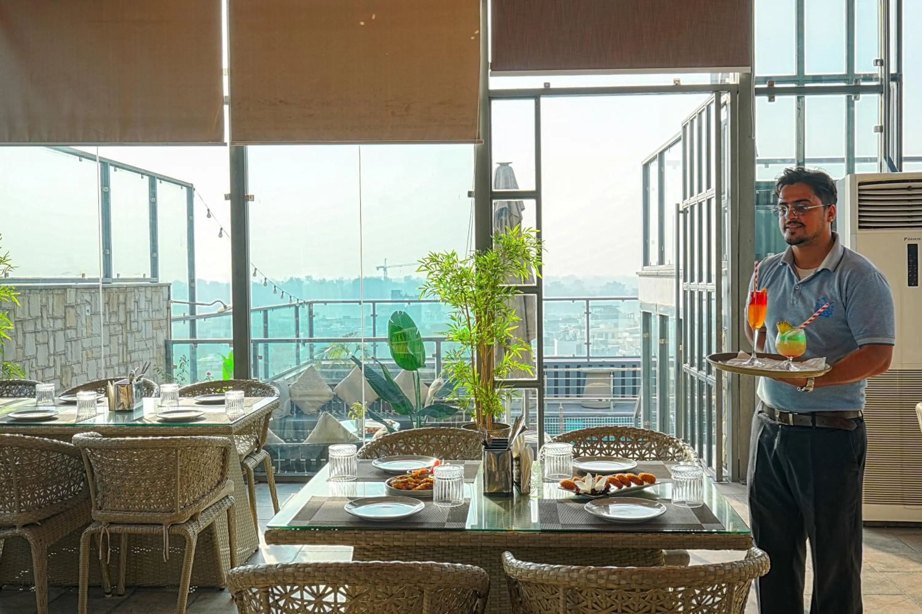 Restaurant/places to eat in BluSalzz Residence Amritsar