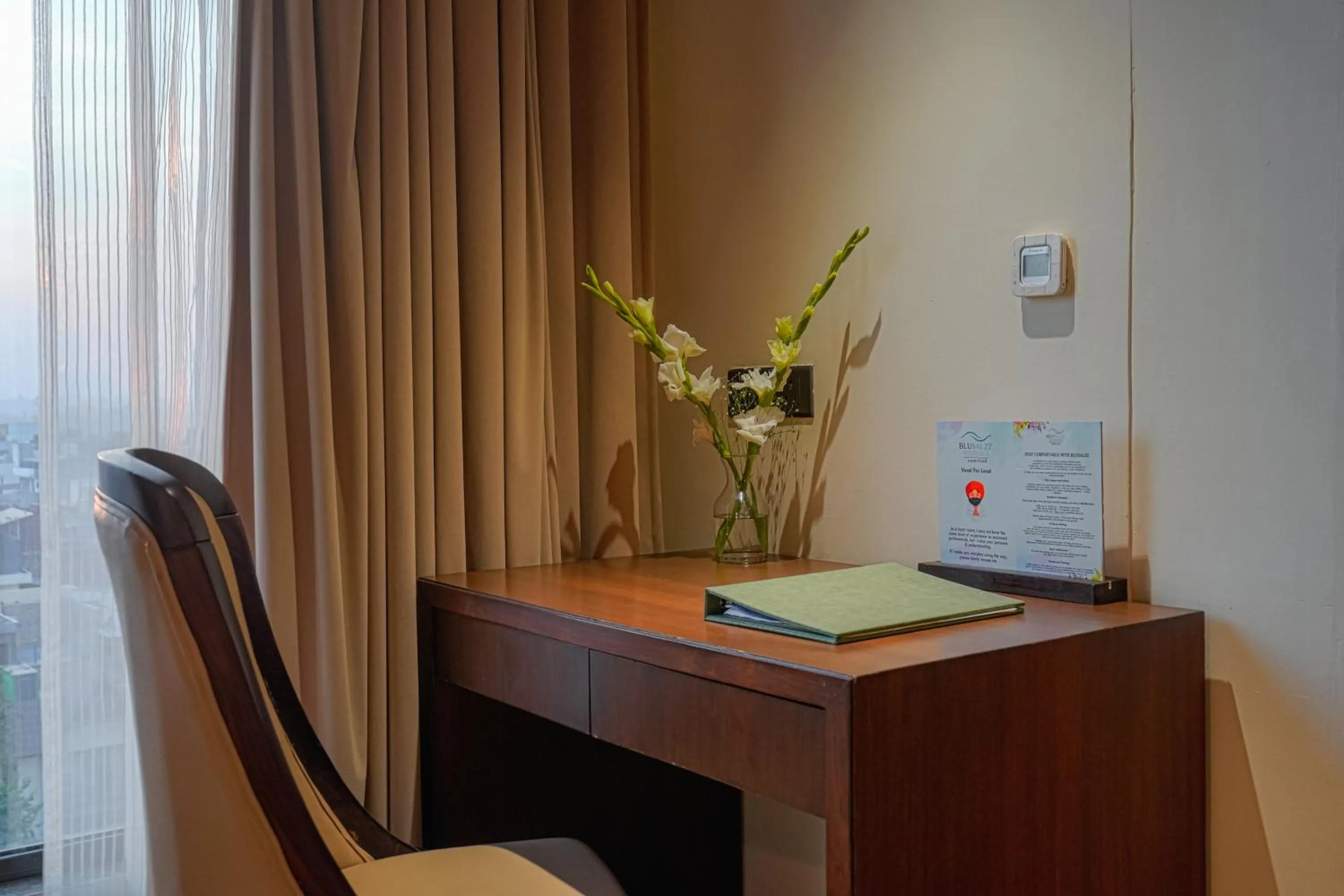 hair dresser in BluSalzz Residence Amritsar