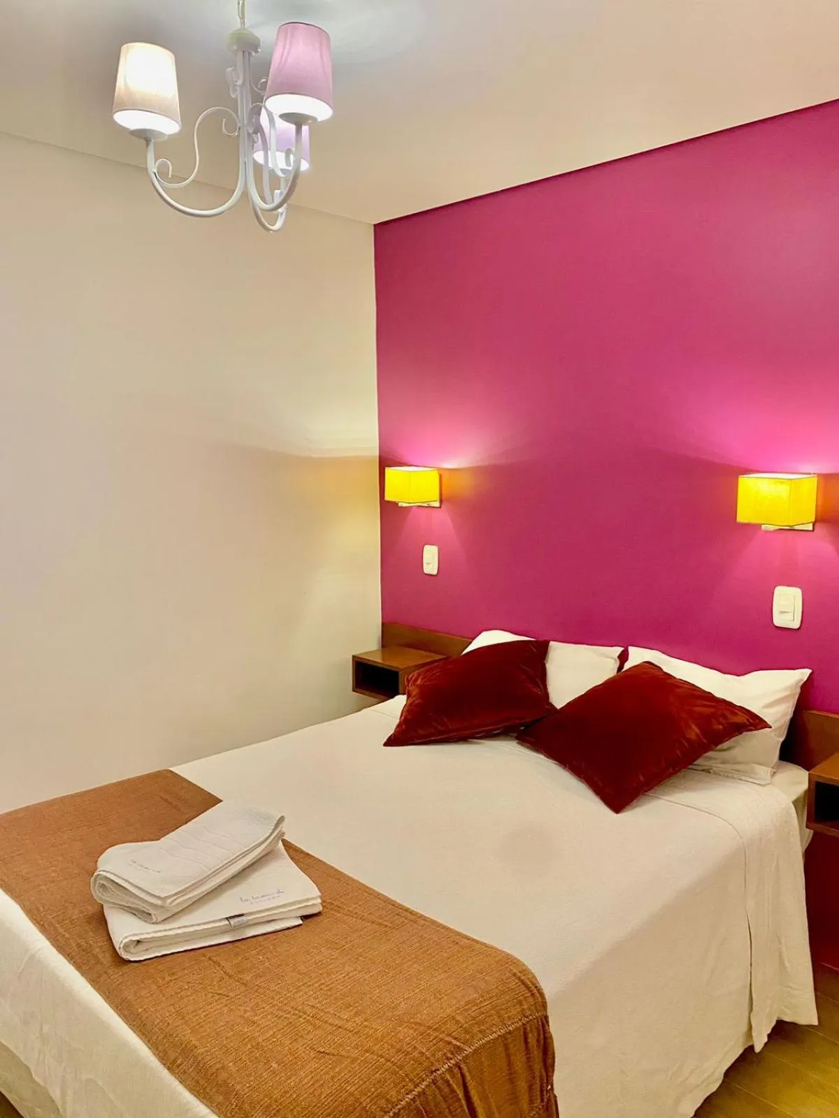 Photo of the whole room in Pousada La Lavande