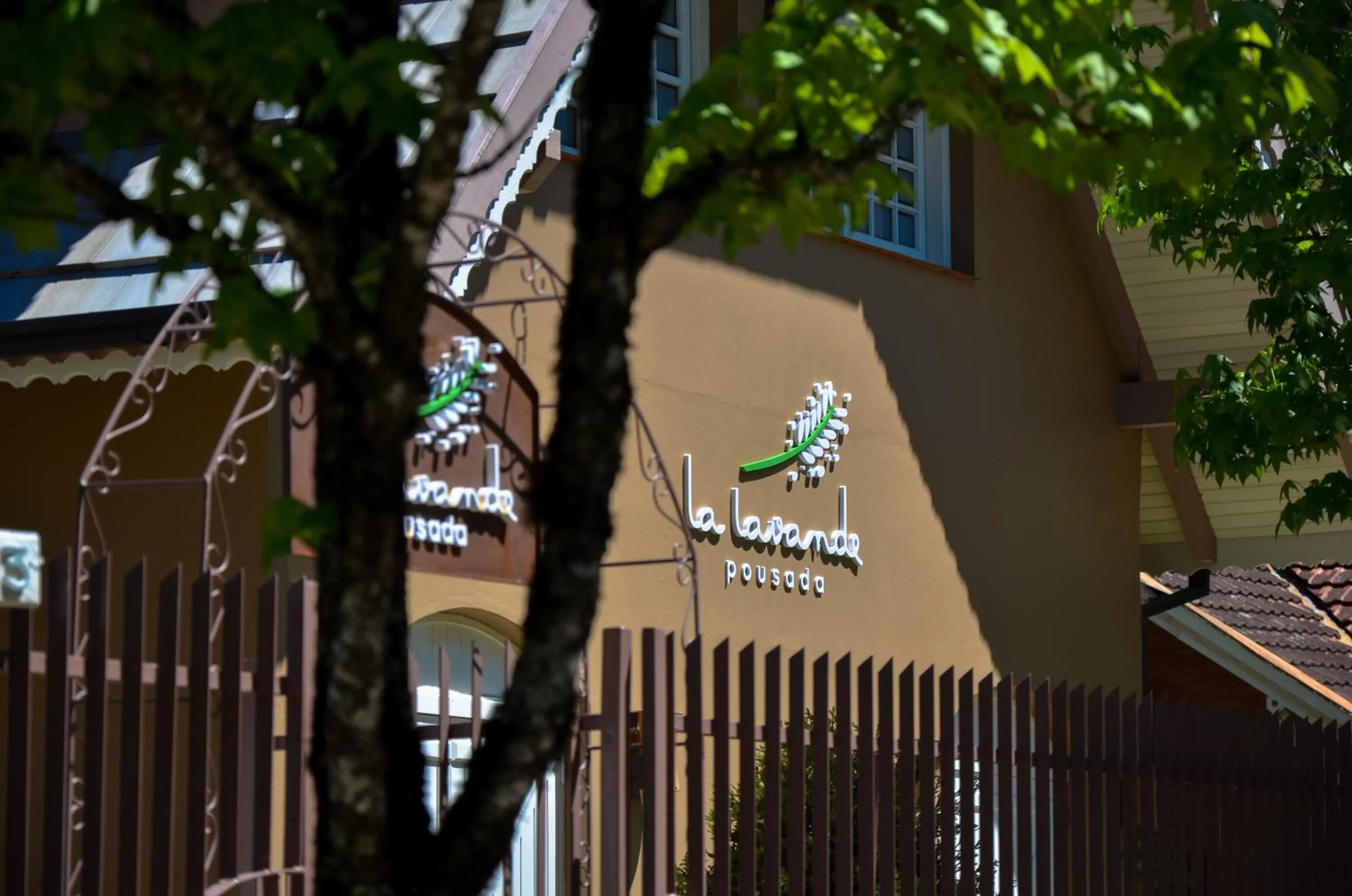 Facade/entrance in Pousada La Lavande