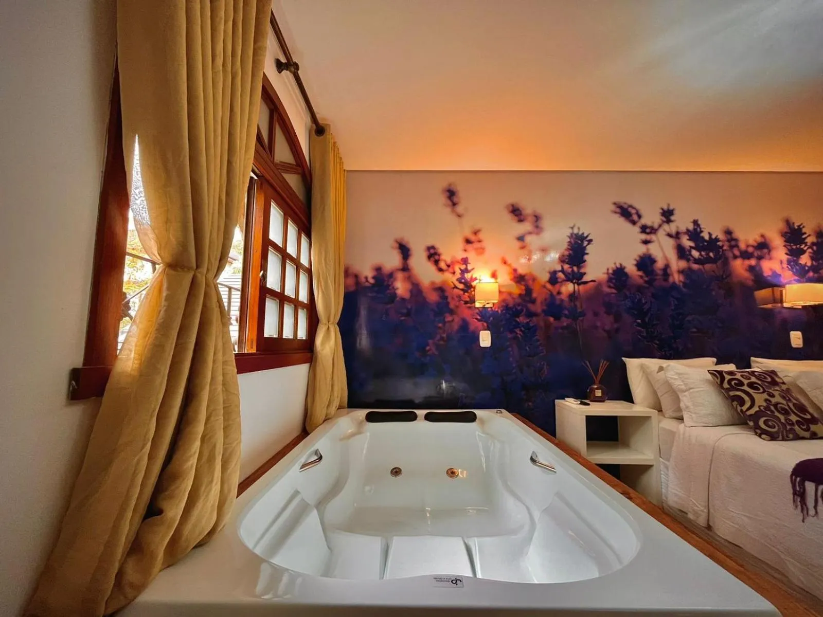 Hot Tub in Pousada La Lavande