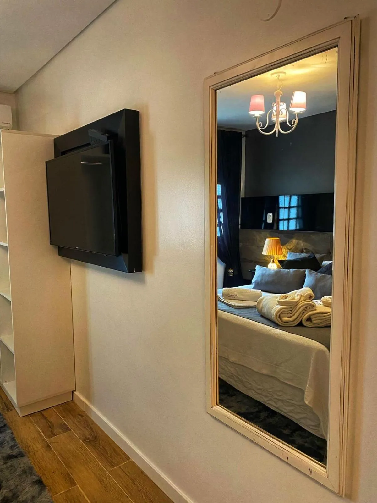 TV and multimedia in Pousada La Lavande