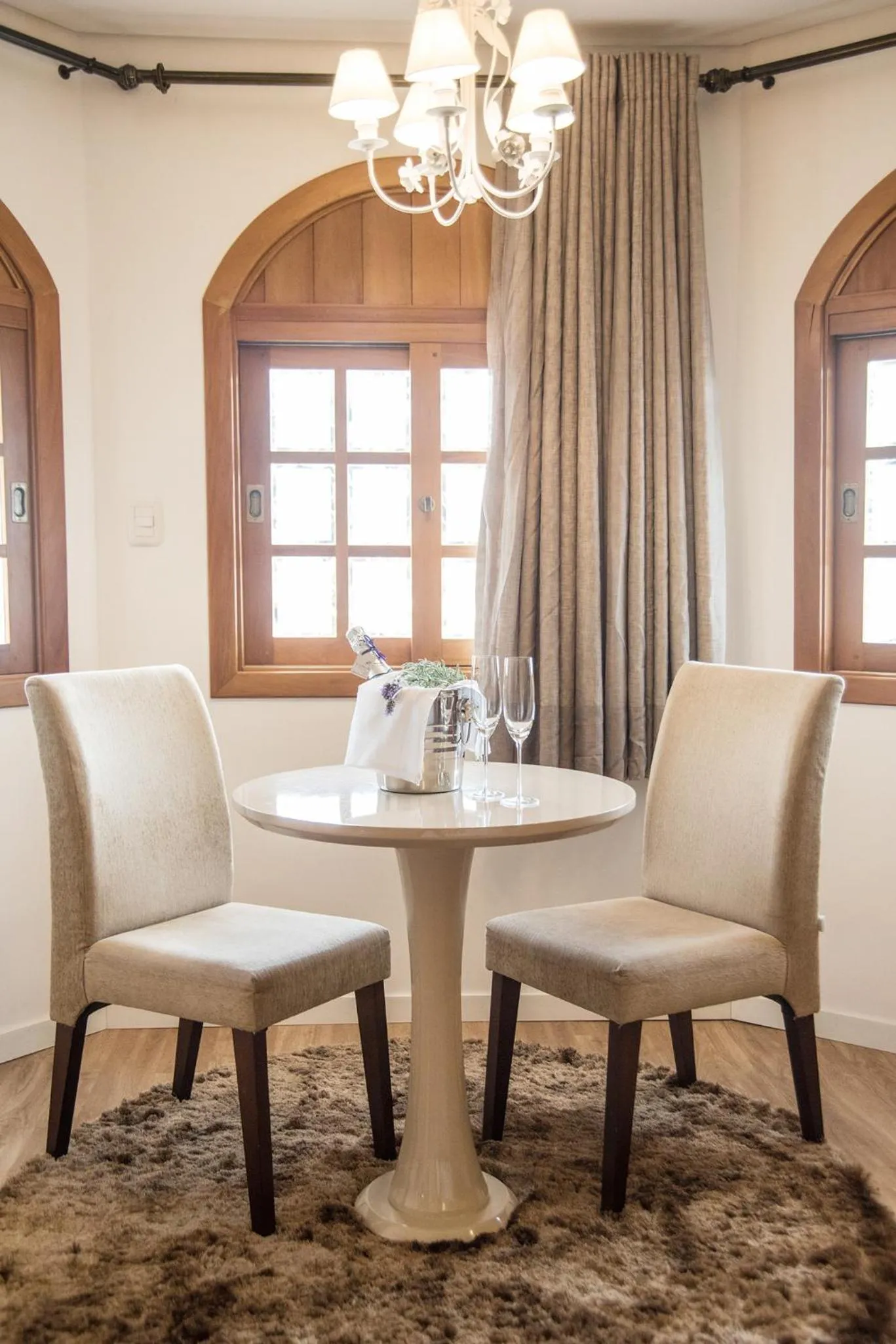 Dining area in Pousada La Lavande