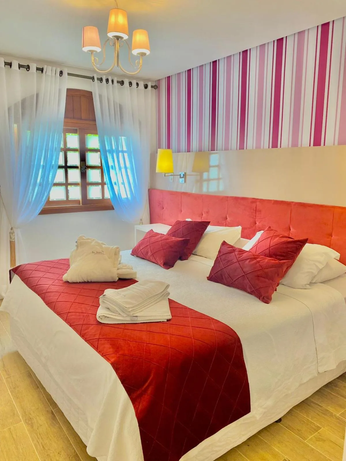 Photo of the whole room in Pousada La Lavande