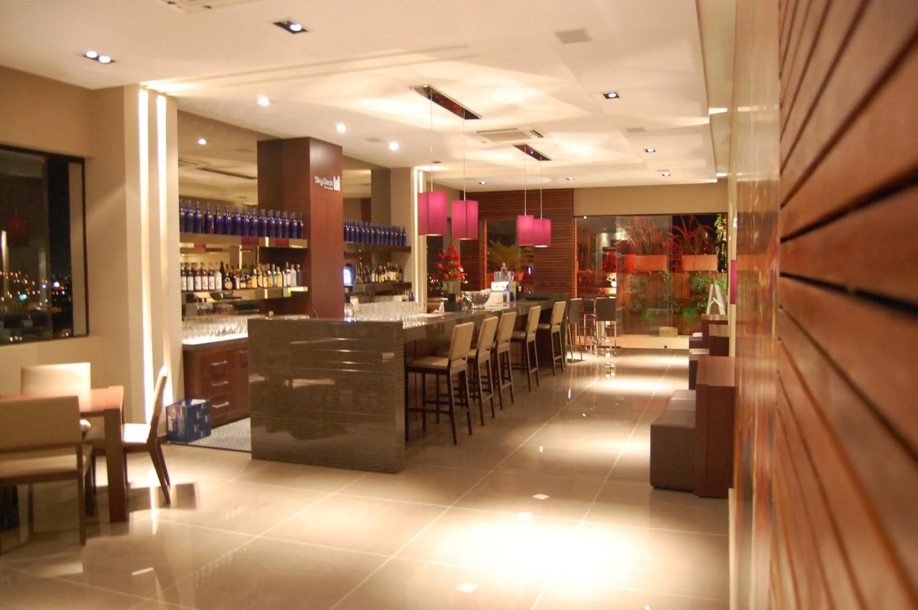 Restaurant/places to eat in San Michel Palace Hotel