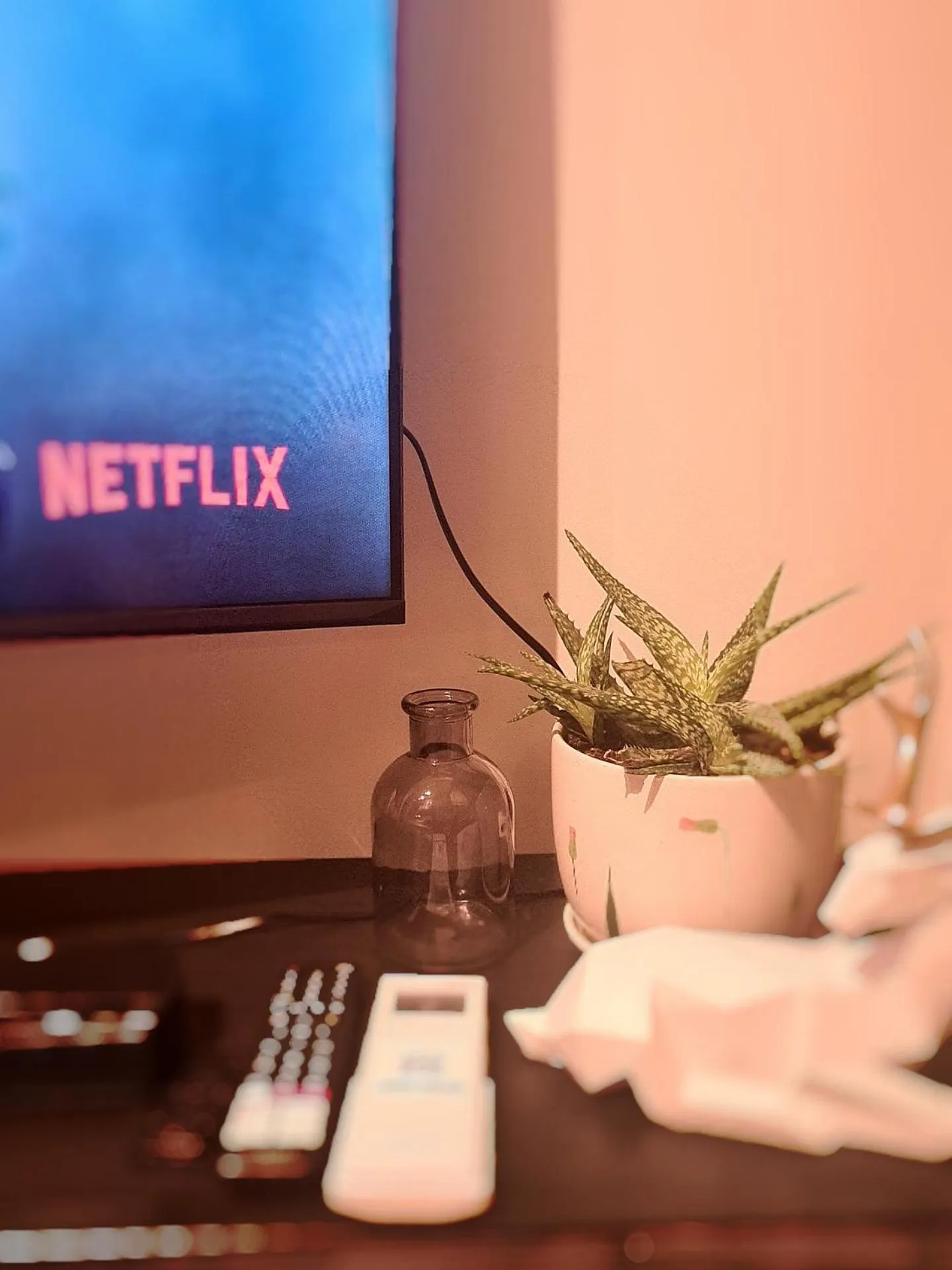 TV and multimedia in Cozy Penthouse 2BR Suite w Balcony - Amazing Manila Bay View and City Skyline near MOA