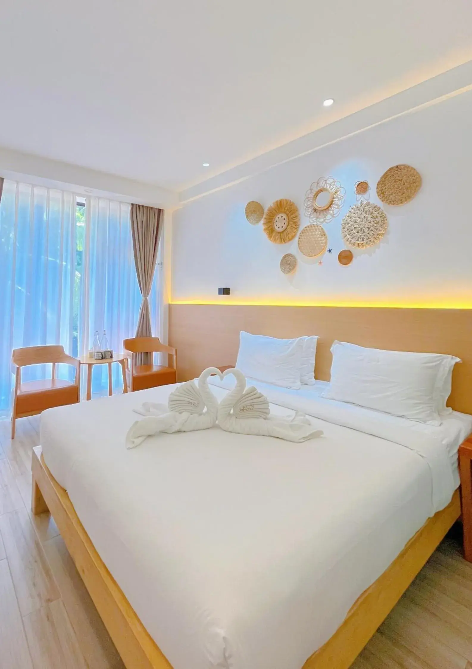 Deluxe Queen Room - single occupancy in Fun Hotel Deluxe Queen Room - single occupancy in Fun Hotel