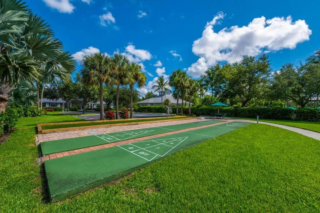 Garden in Serene Naples Retreat: Golf-Resort Pool-Tennis-Gym