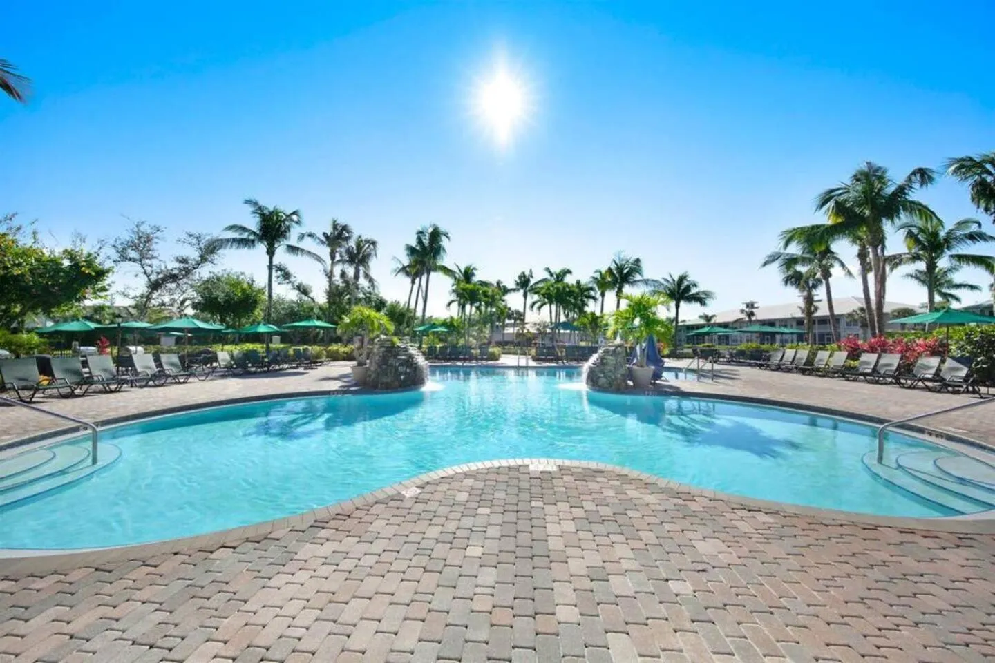 Day in Serene Naples Retreat: Golf-Resort Pool-Tennis-Gym