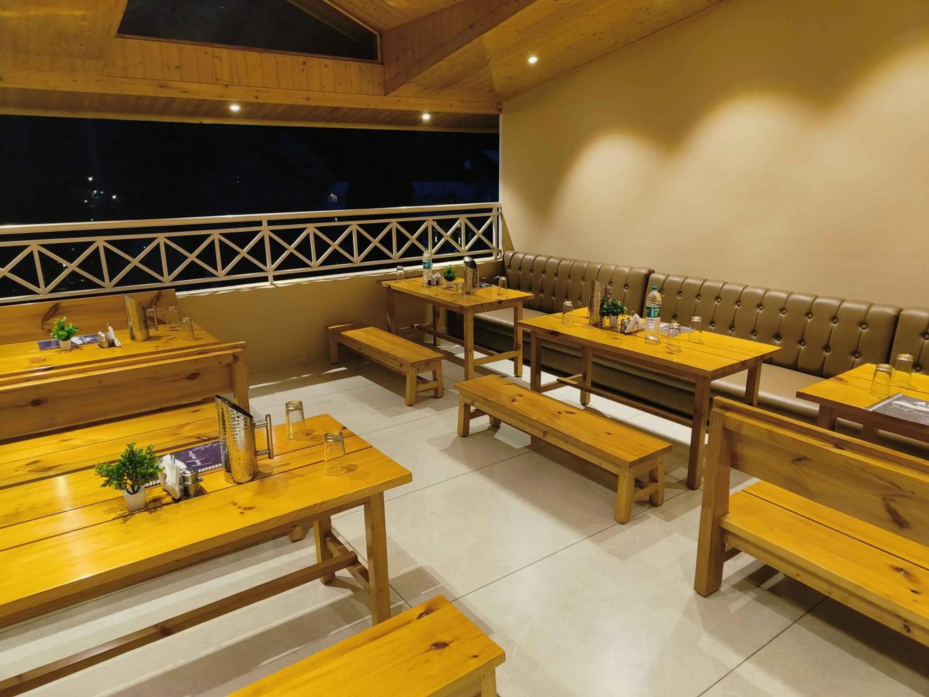 Restaurant/places to eat in Sa-Ba Manali Inn, Mall Road