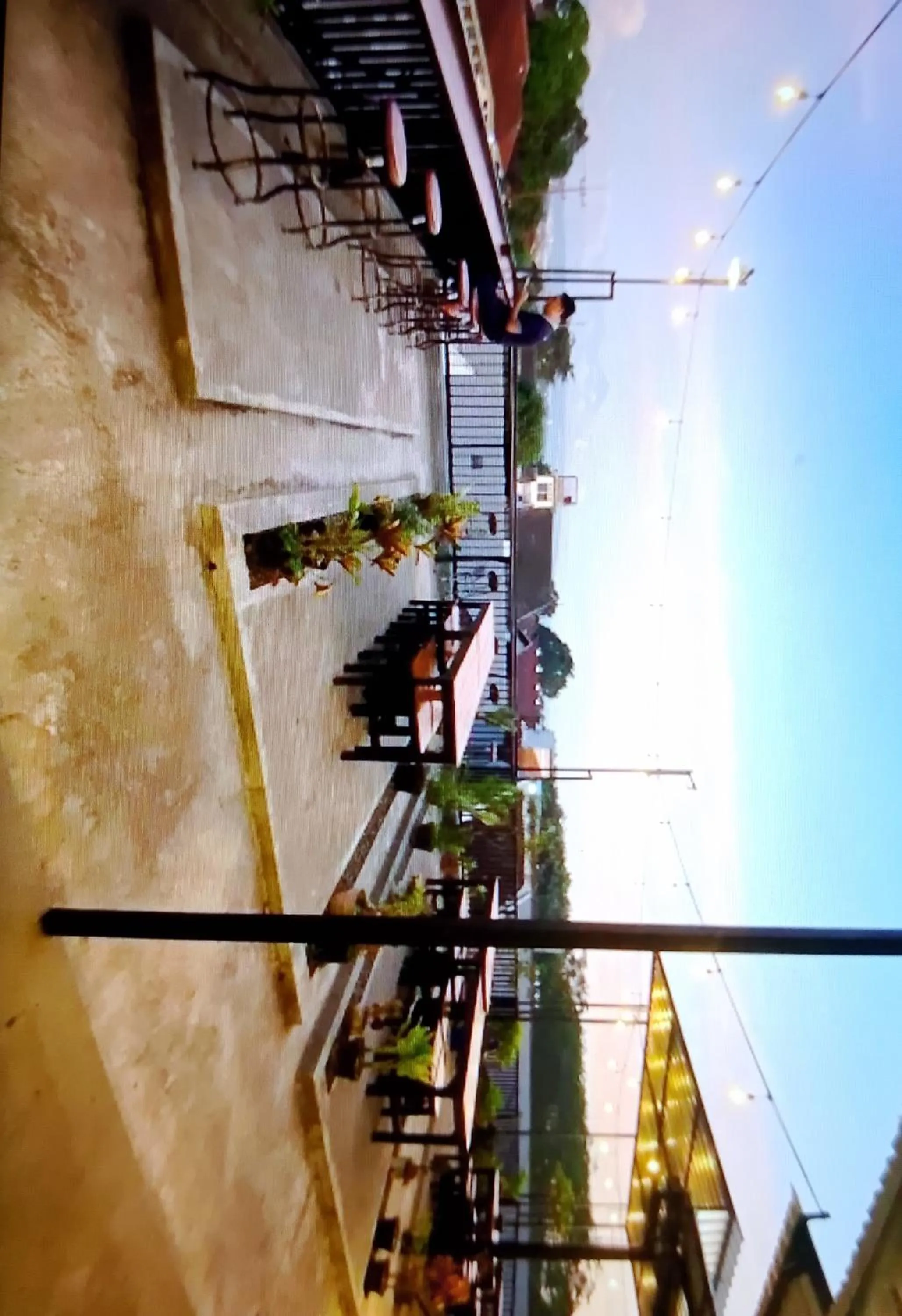 Restaurant/places to eat in Ador 46 Homestay Syariah & Kost