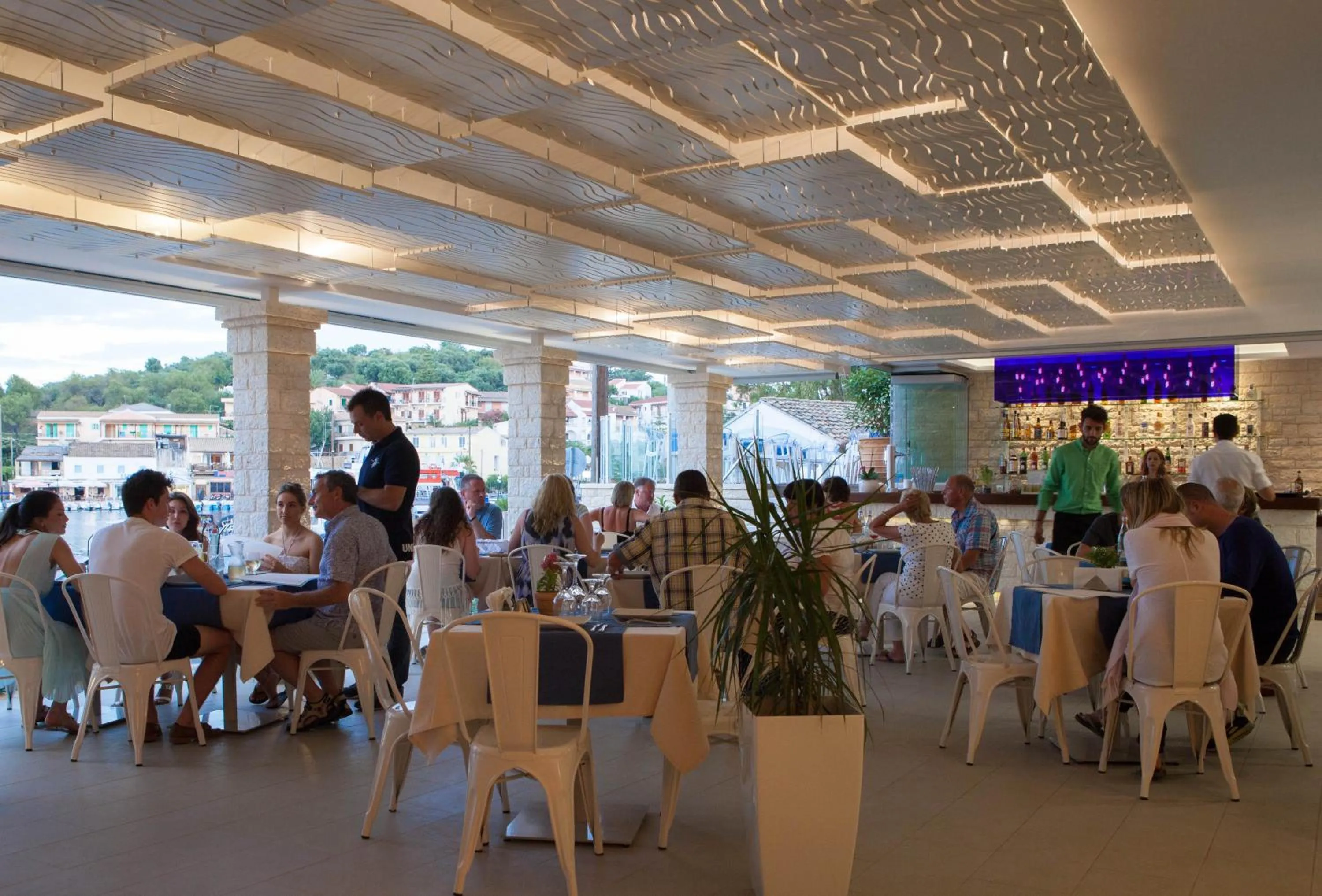 Restaurant/places to eat in Melina Bay Boutique Hotel