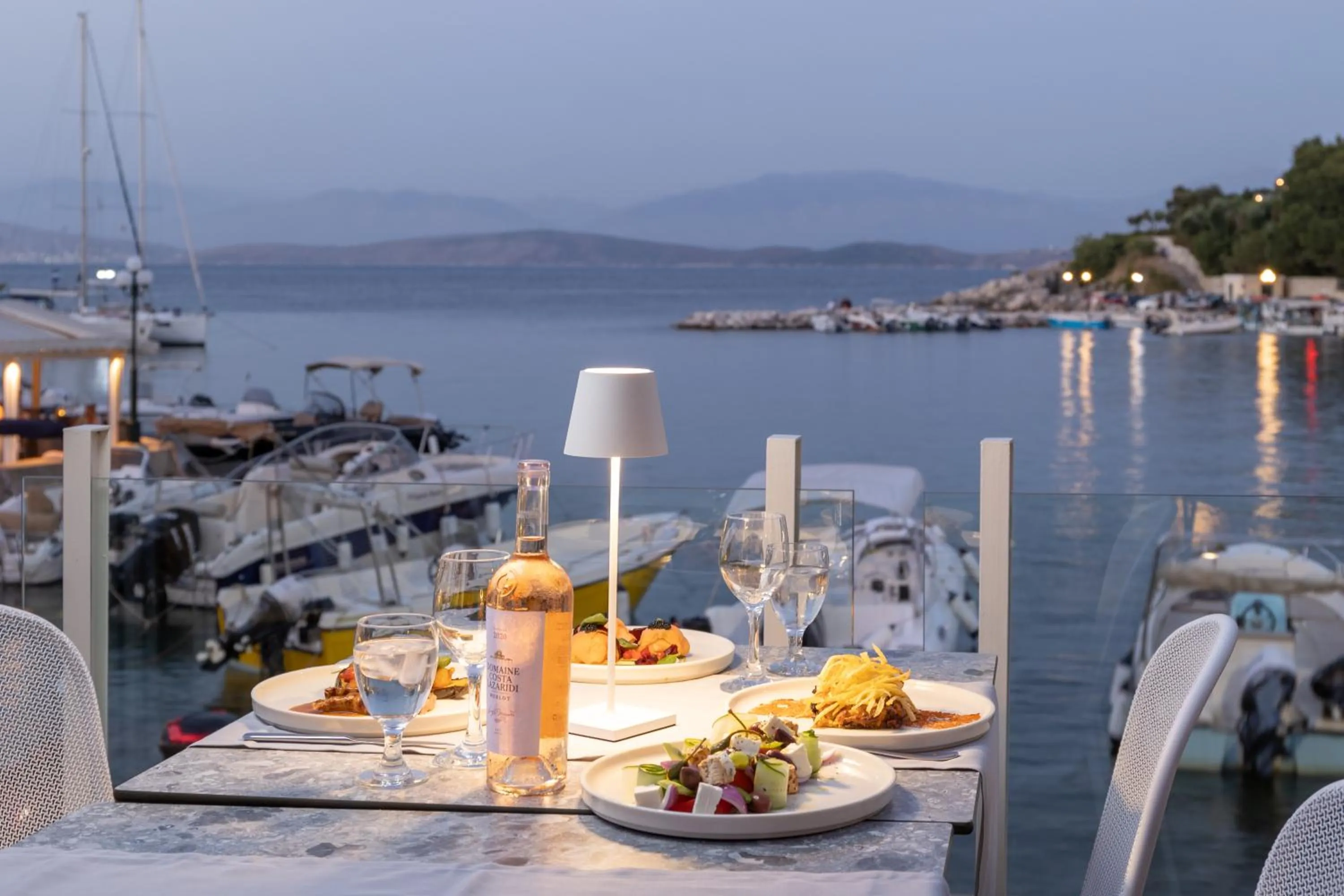 Food and drinks in Melina Bay Boutique Hotel