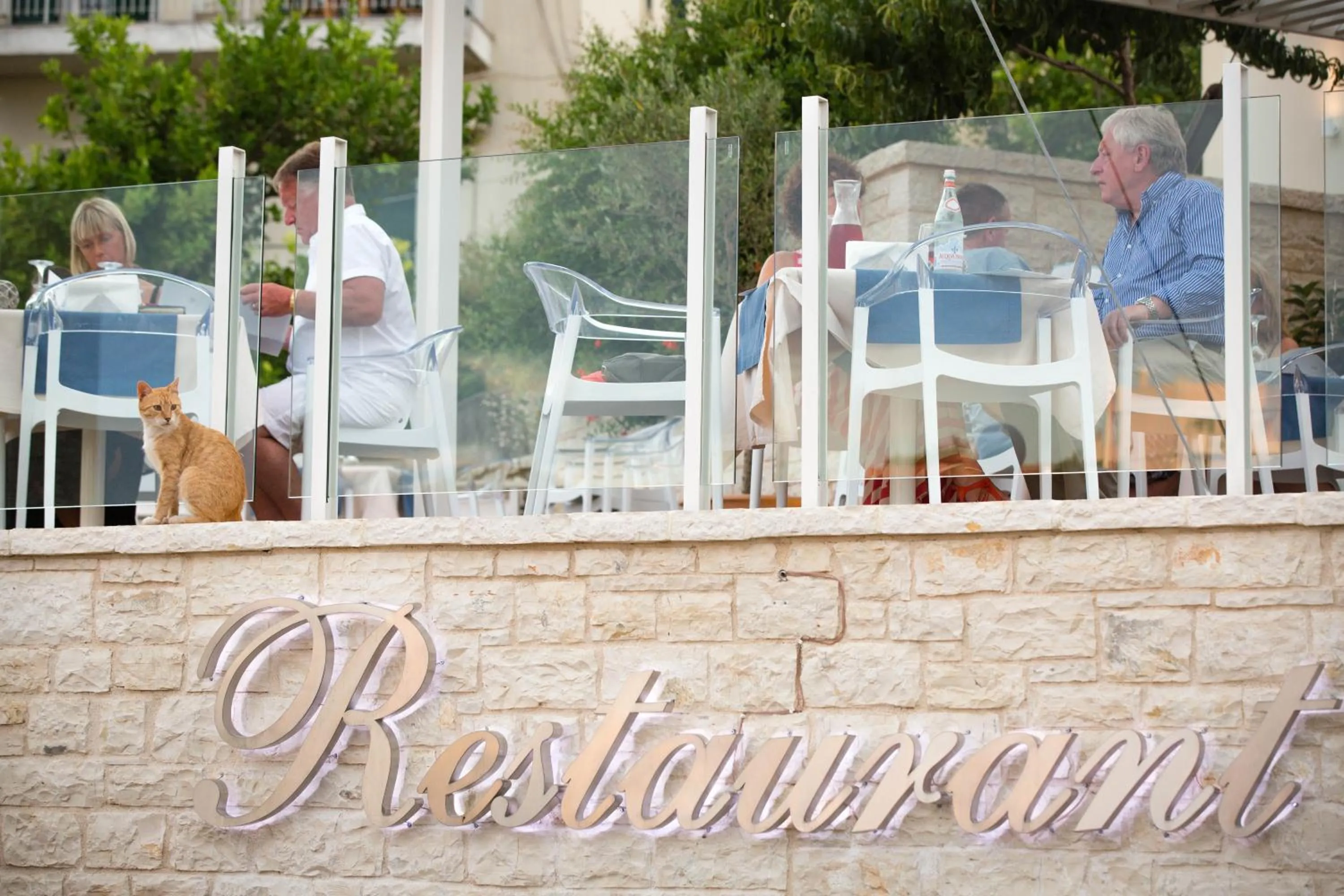 Restaurant/places to eat in Melina Bay Boutique Hotel