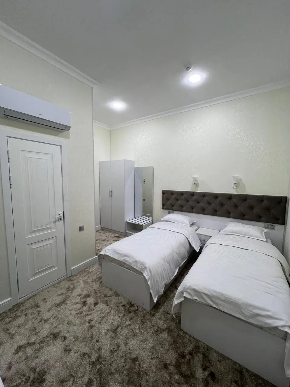 Bedroom, Bed in Panorama Hotel & More