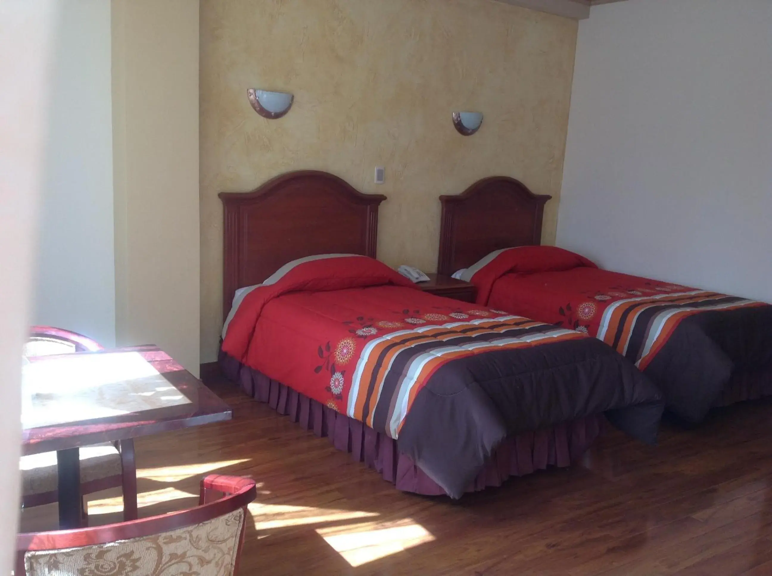 Twin Room with Bathroom - single occupancy in Golden Palace Twin Room with Bathroom - single occupancy in Golden Palace