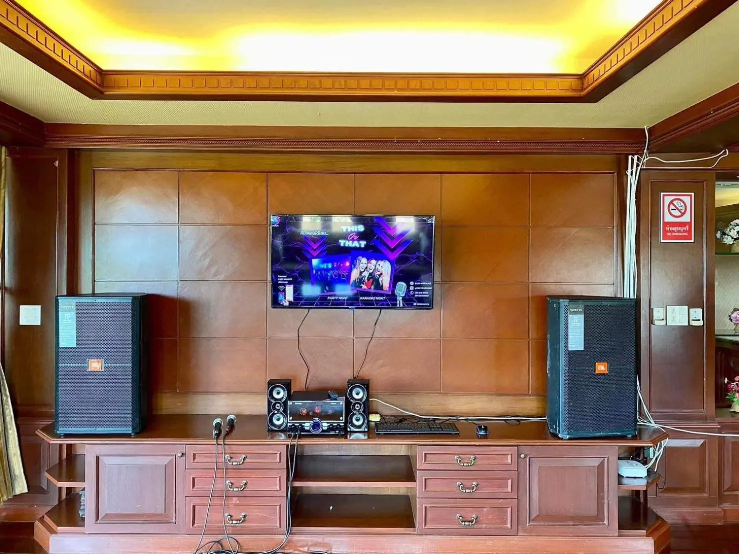 Evening entertainment in Orchid Pool Villa Phuket - SHA Extra Plus & Warm pool