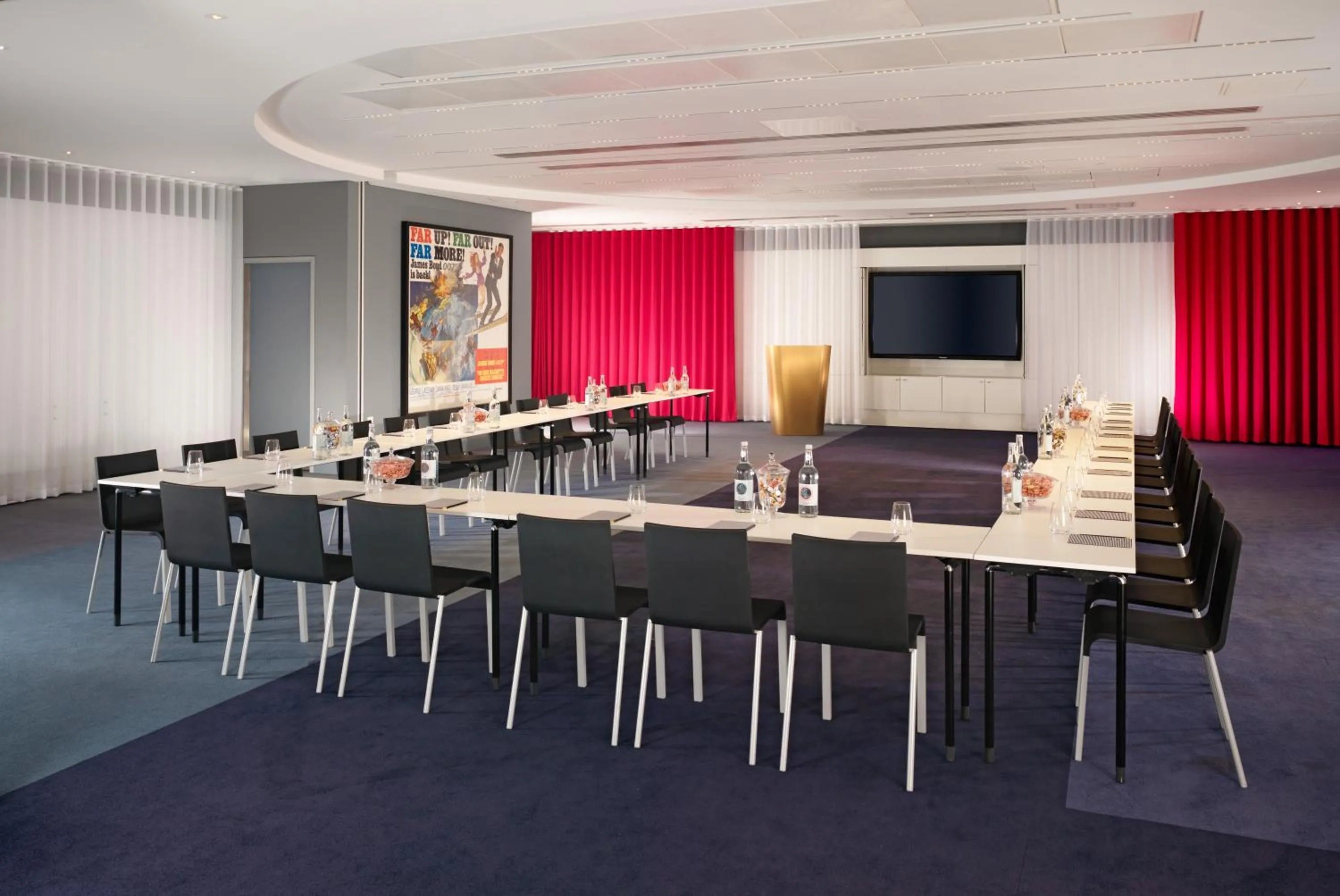 Banquet/Function facilities in Sea Containers London