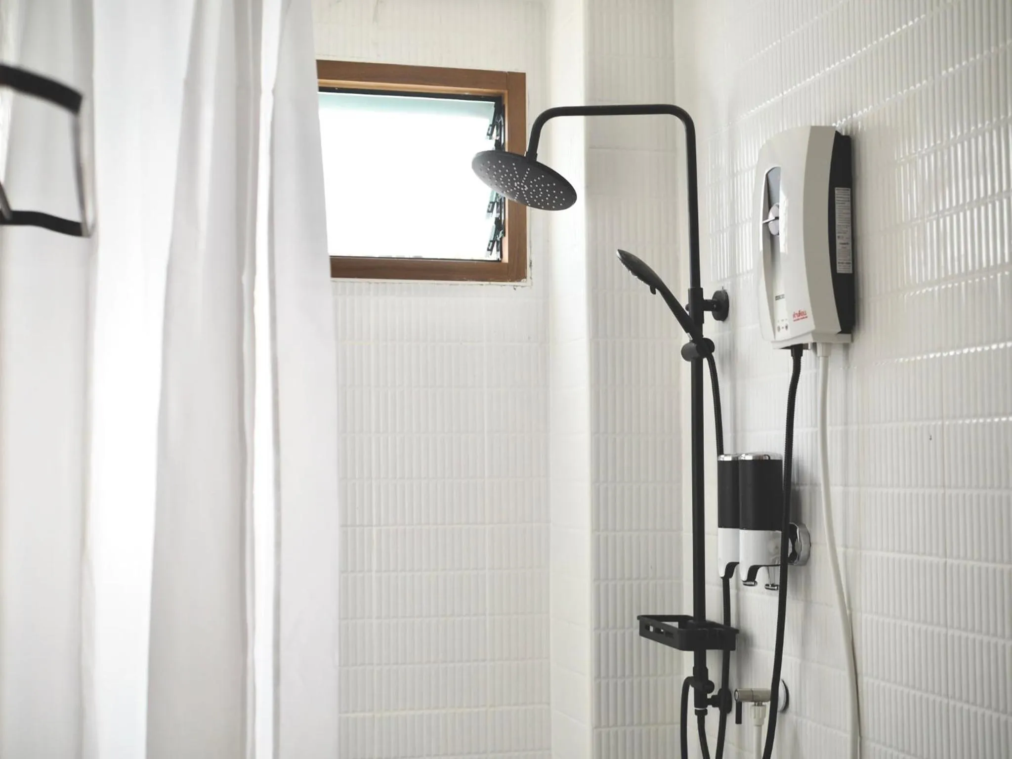 Shower in Krung Tone Hostel