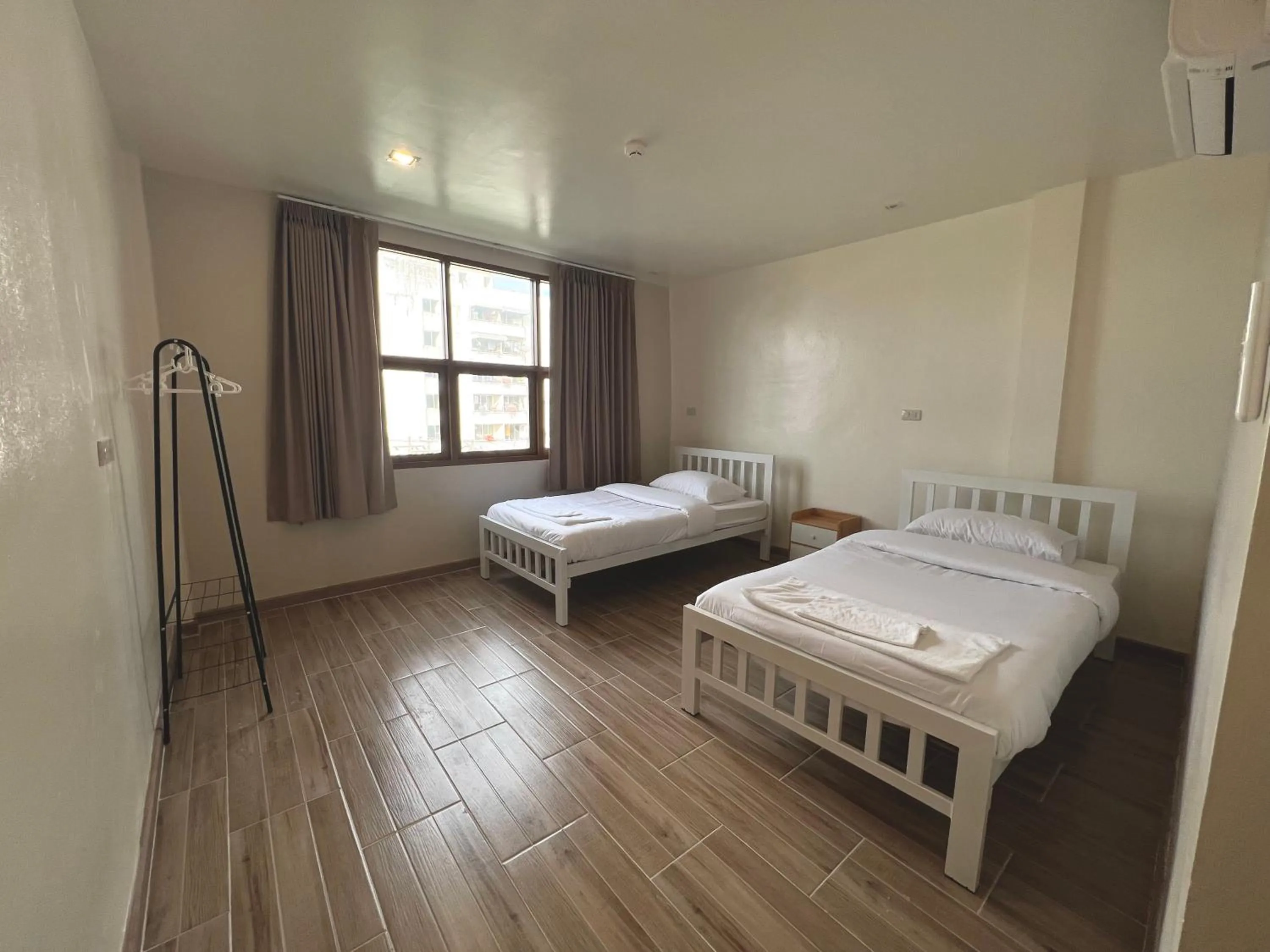 Photo of the whole room, Bed in Krung Tone Hostel