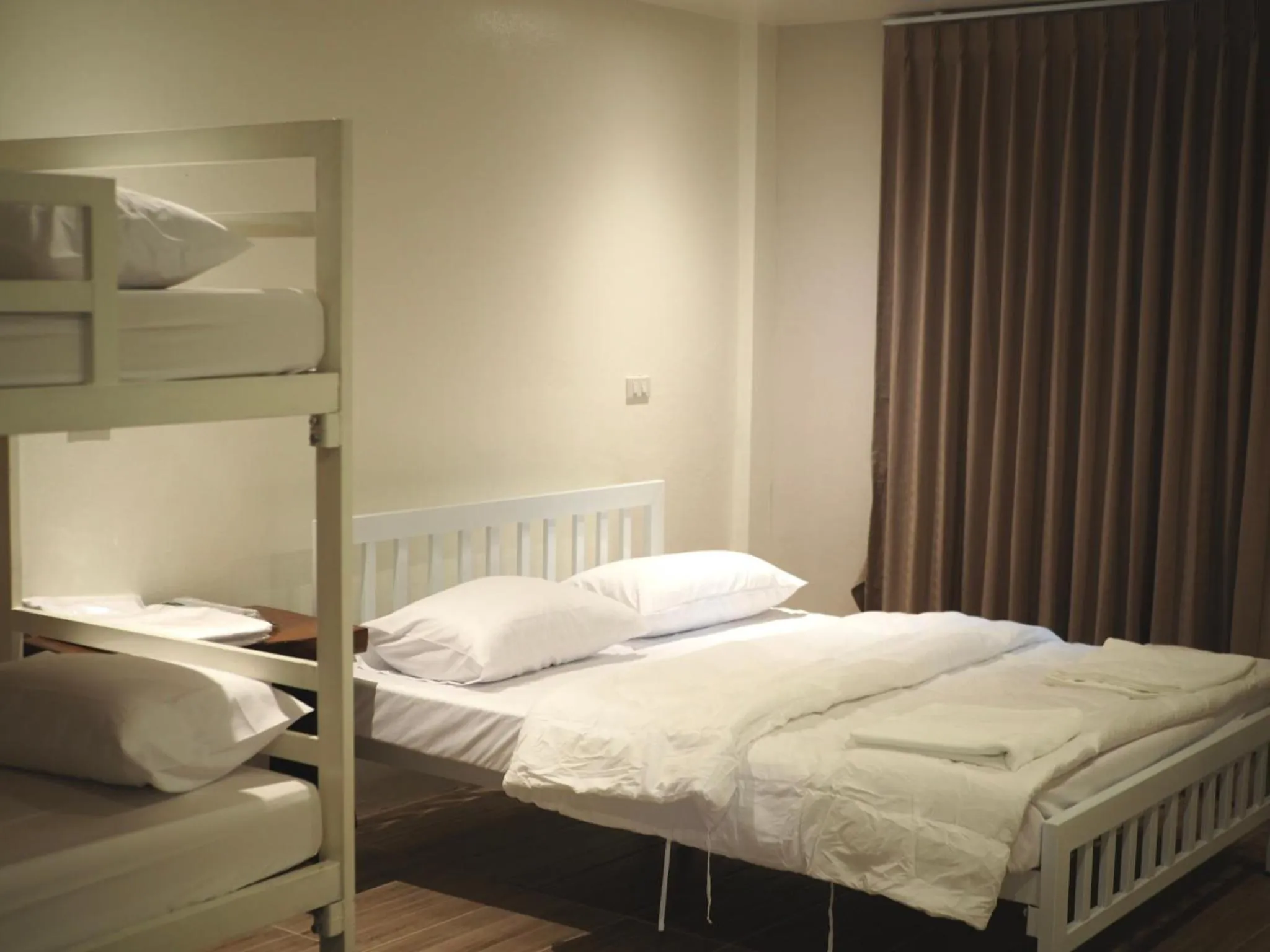 Bedroom, Bed in Krung Tone Hostel