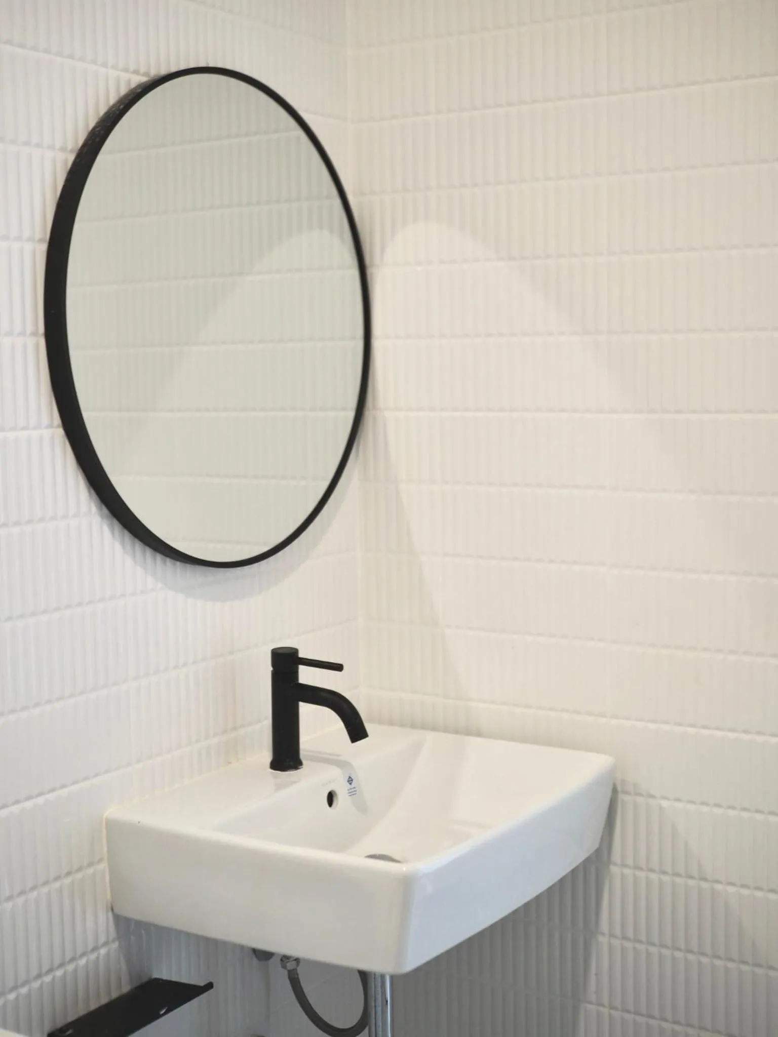 Shower in Krung Tone Hostel