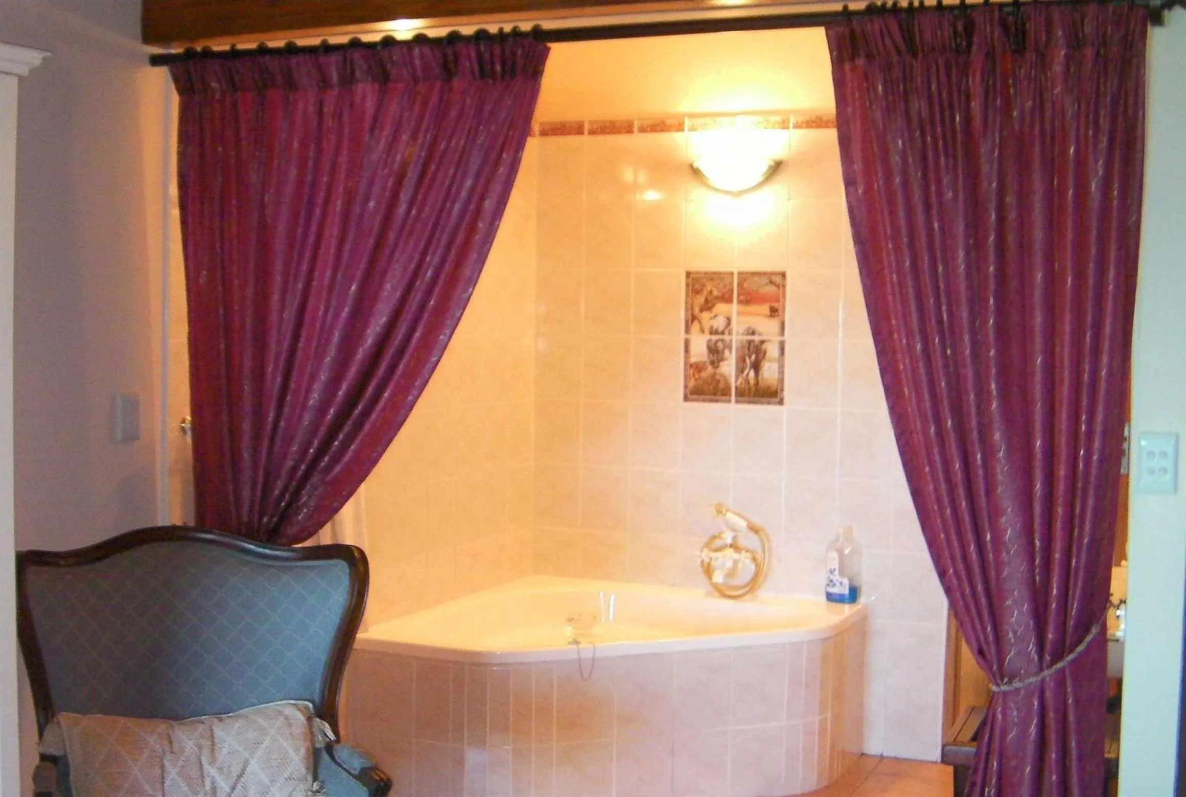 Bathroom, Bed in Tsitsikamma on Sea Resort