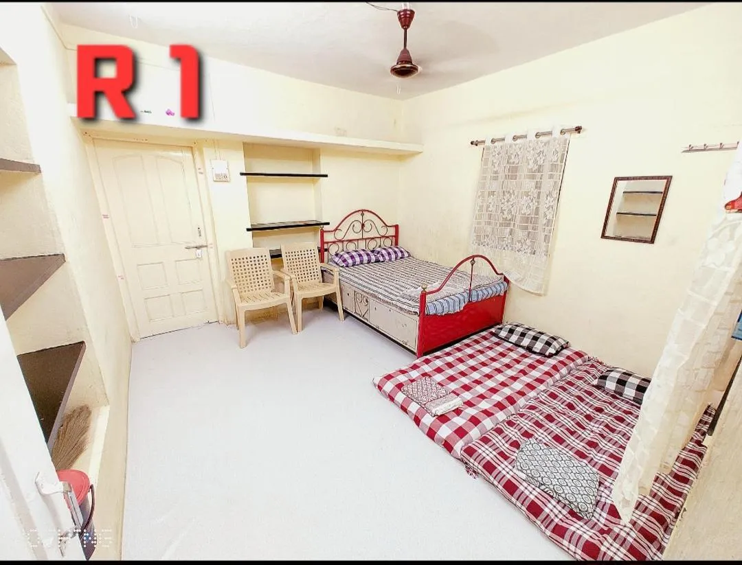 Shriguru Guest House Akkalkot
