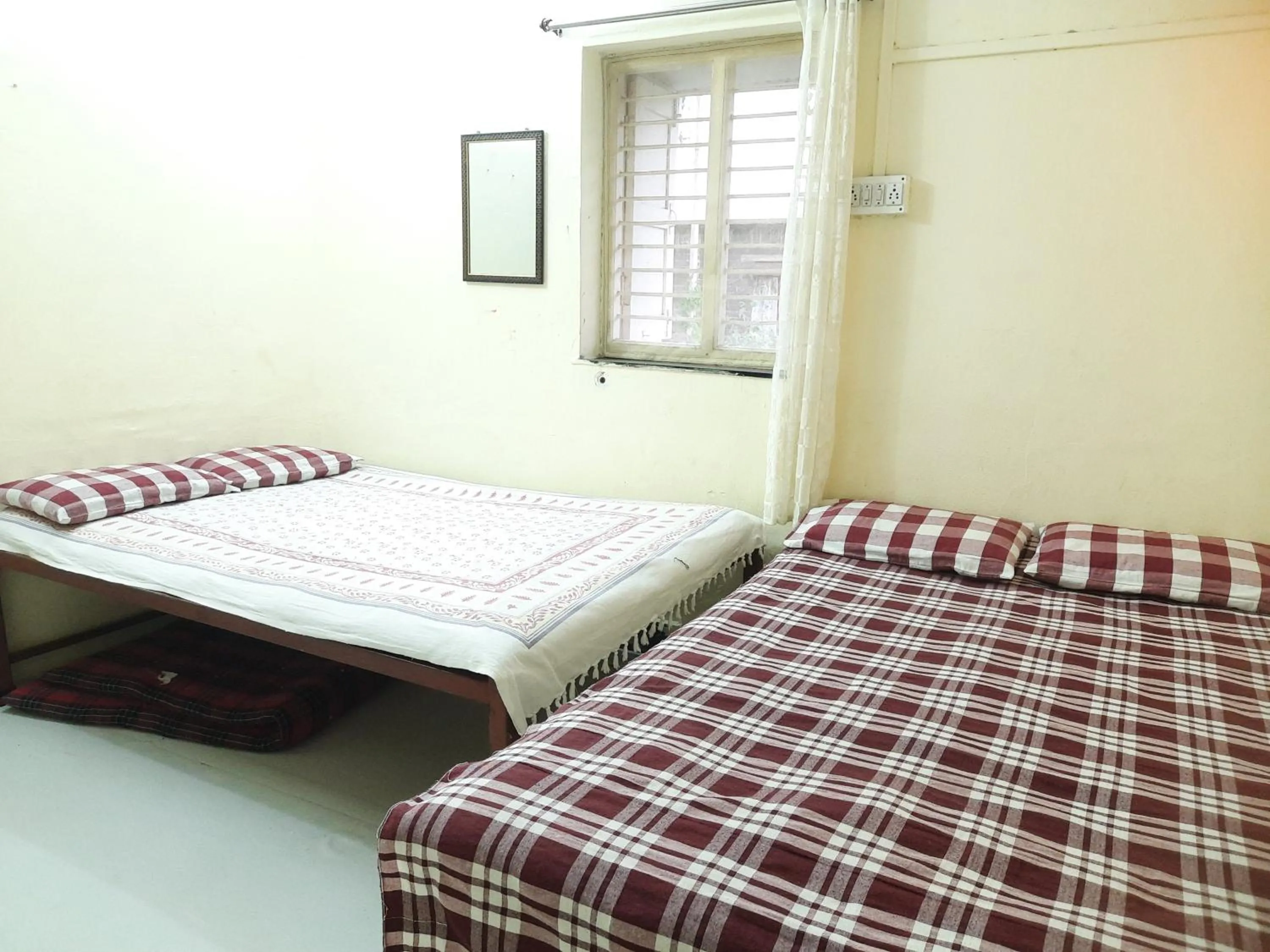 Shriguru Guest House Akkalkot