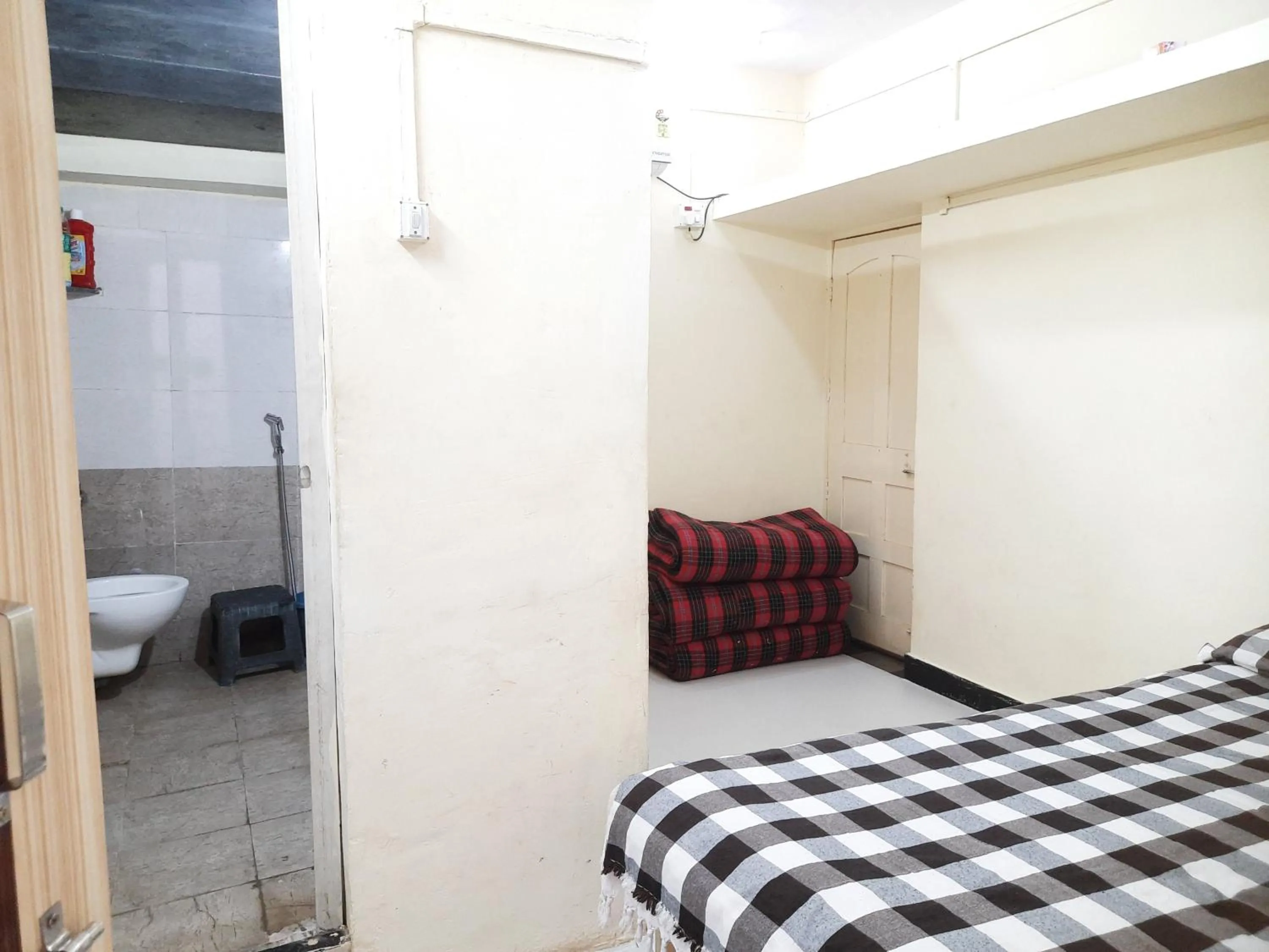Shriguru Guest House Akkalkot
