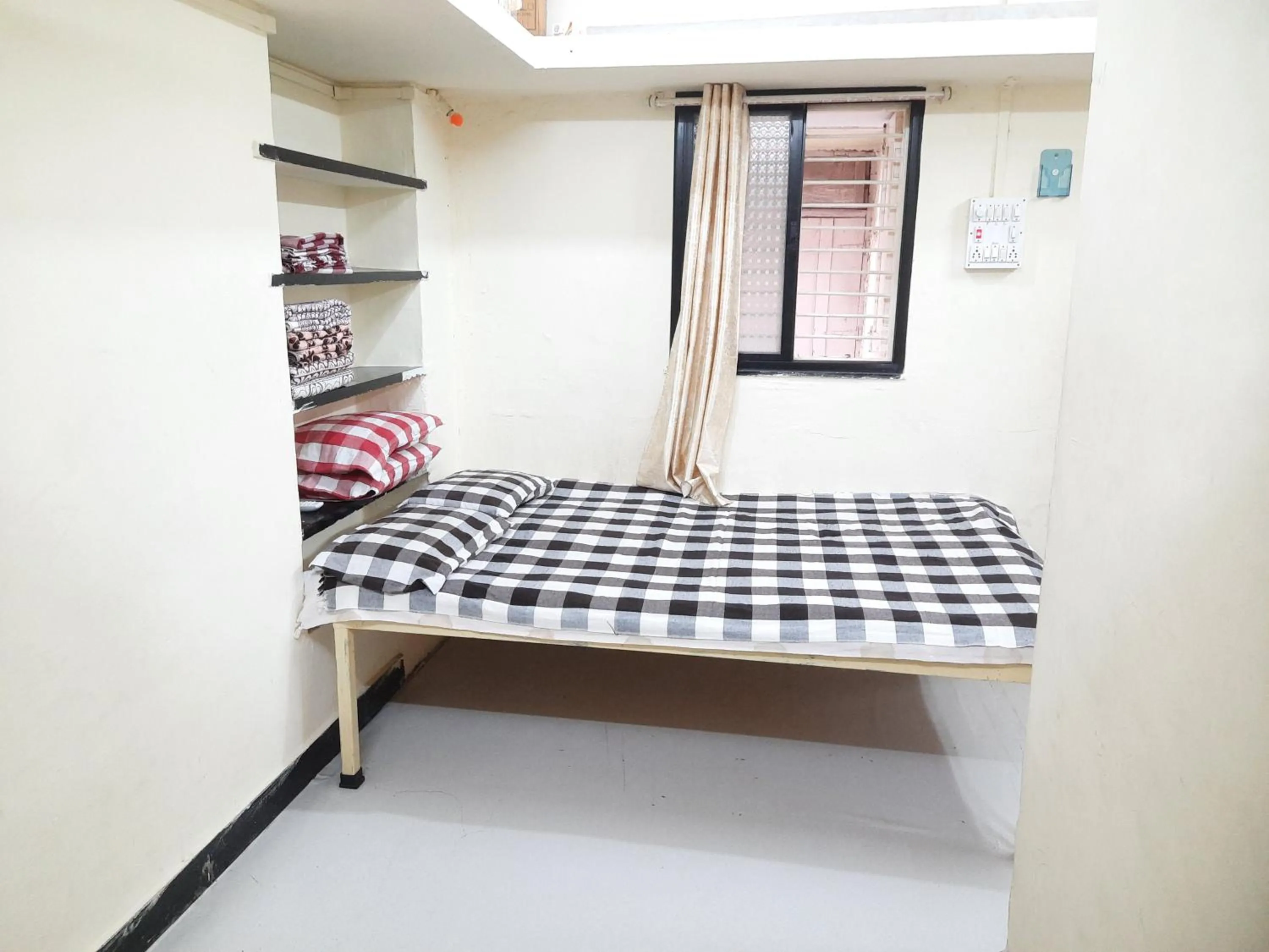 Shriguru Guest House Akkalkot
