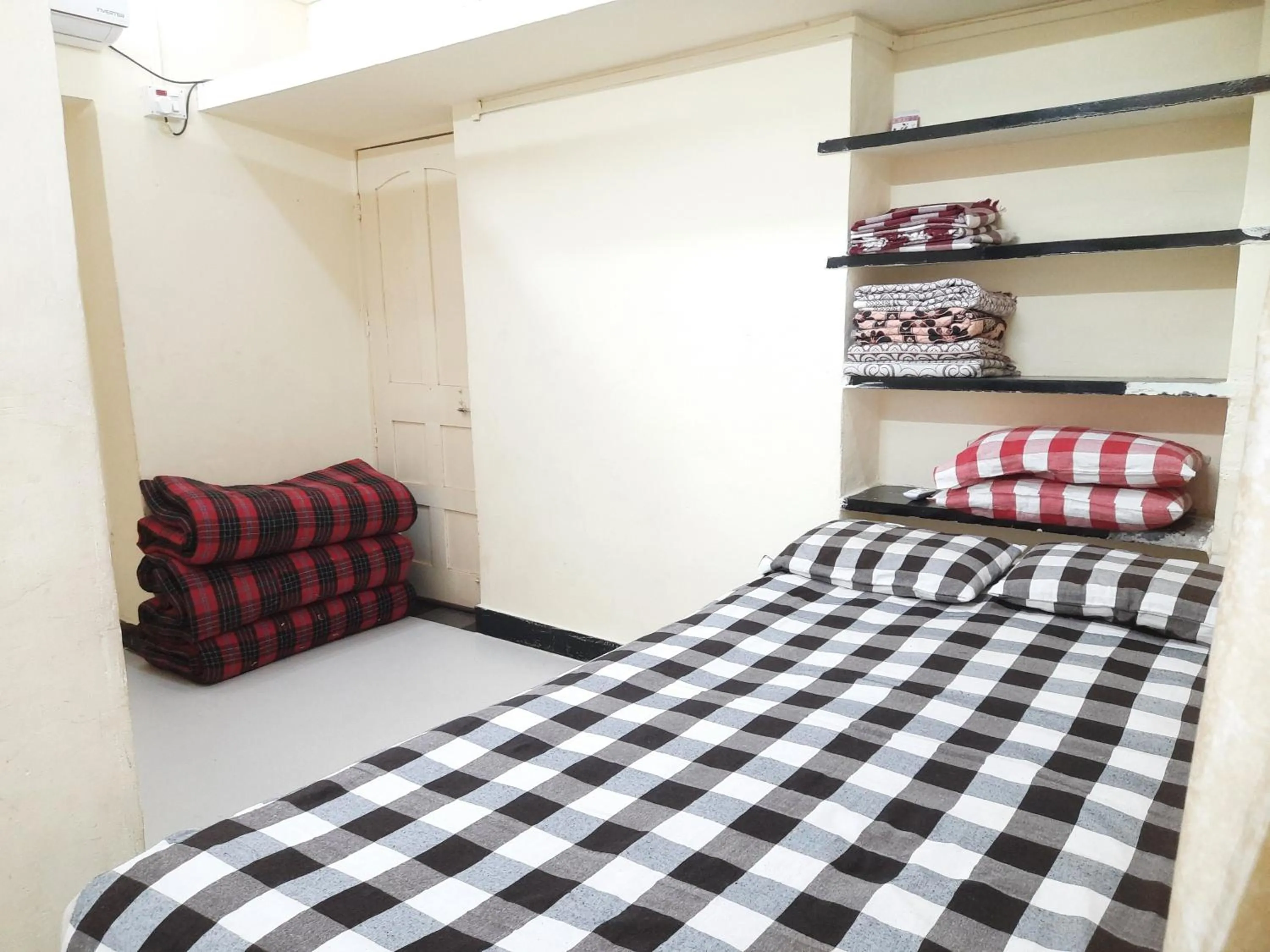 Shriguru Guest House Akkalkot